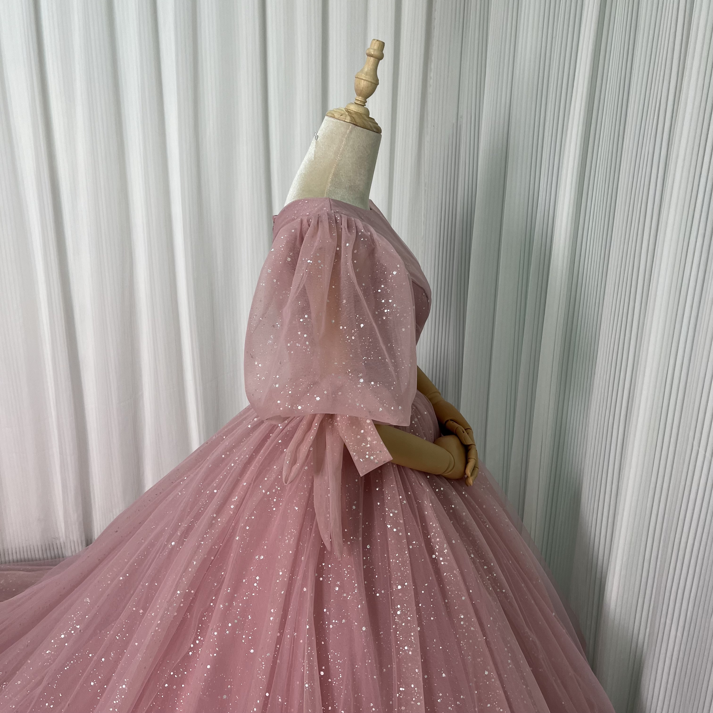 上品！カラードレス ピンク パフスリーブ キラキラグリッターチュール 編み上げ チュールドレス 花嫁