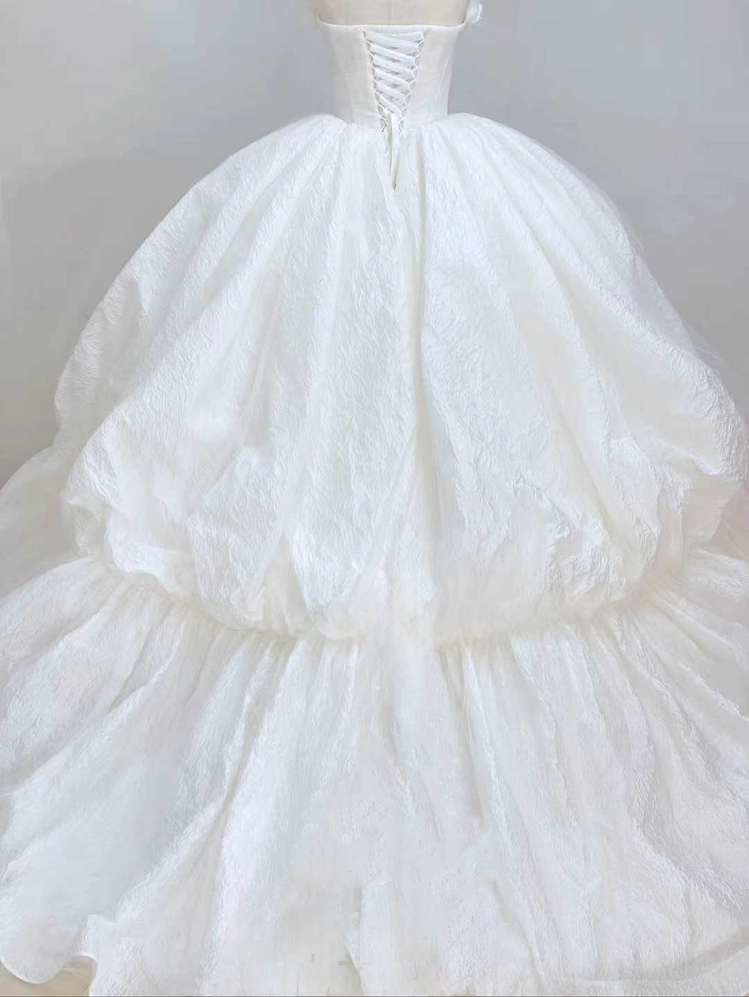 上品！ウエディングドレス プリント模様 ベアトップ フリルドレス オフホワイト プリンセスライン 花嫁