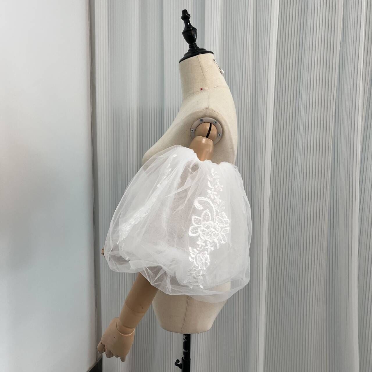 オーガンジーにチュールを重ね袖 ふわふわ袖 取り外し袖 繊細レース 結婚式/披露宴/二次会