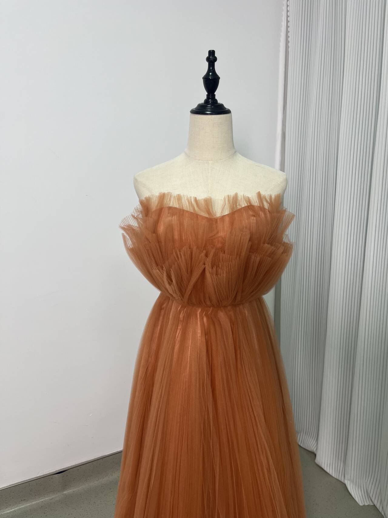 上品！パーティードレス テラコッタ色 プリーツスカート ベアトップ ファスナー ロング 前撮り
