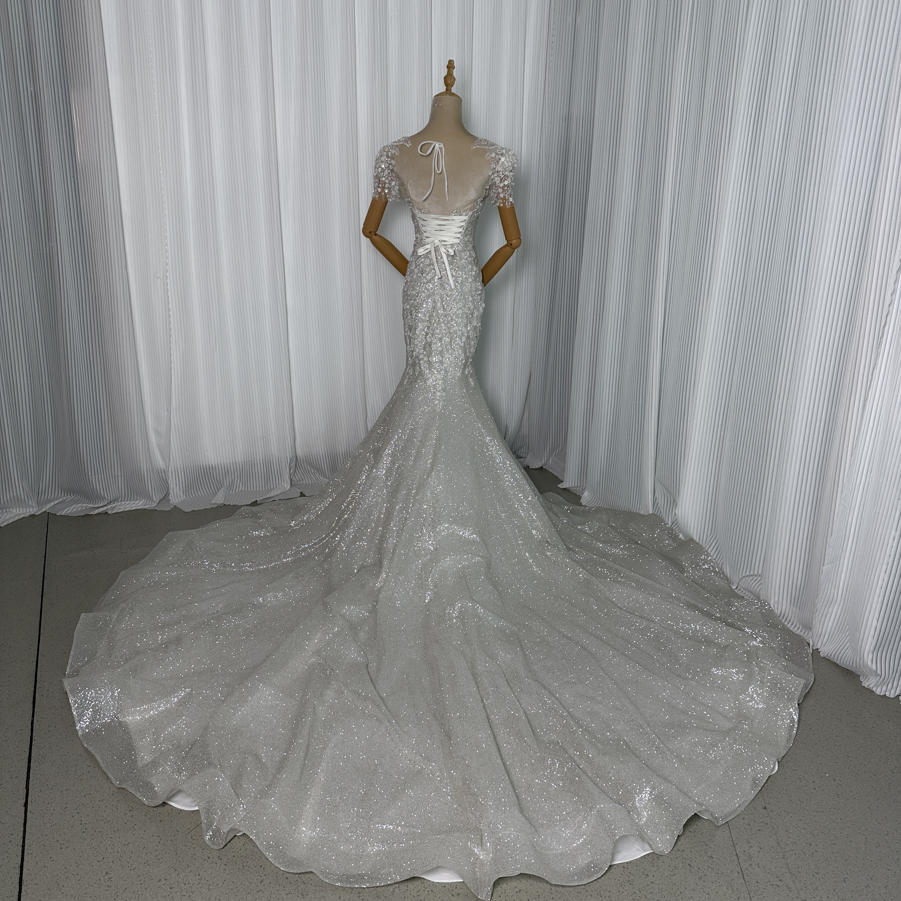 豪華！ウエディングドレス 韓国風ドレス グリッタードレス 半袖 マーメイドライン ハンドメイド 結婚式 花嫁