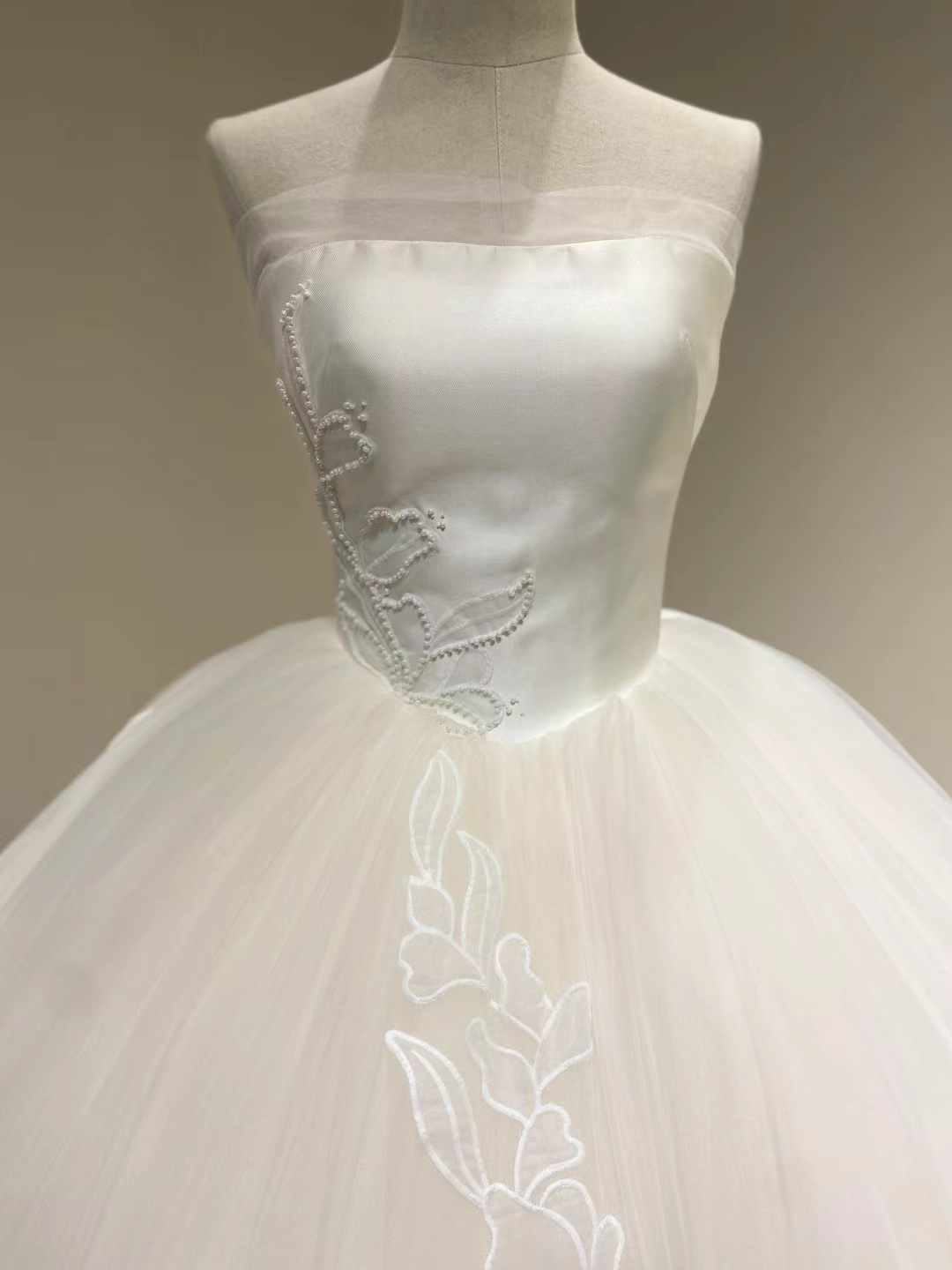 ウェディングドレス ベアトップ 魅惑の花レース プリンセスライン 編み上げ 披露宴/結婚式