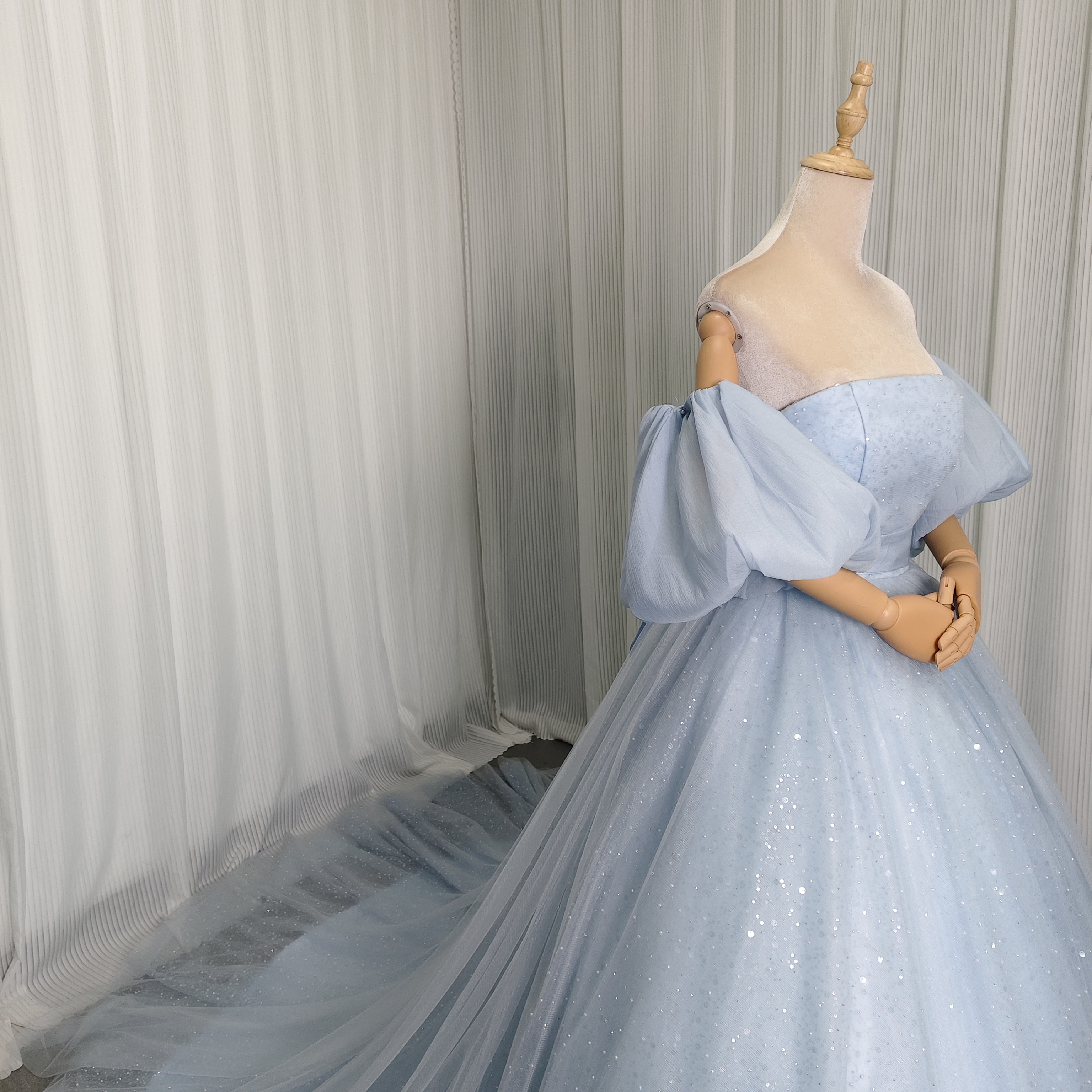 美品！カラードレス 水色 パフスリーブ ツーピース ラッフルフリル キラキラチュール リボントレーン 花嫁