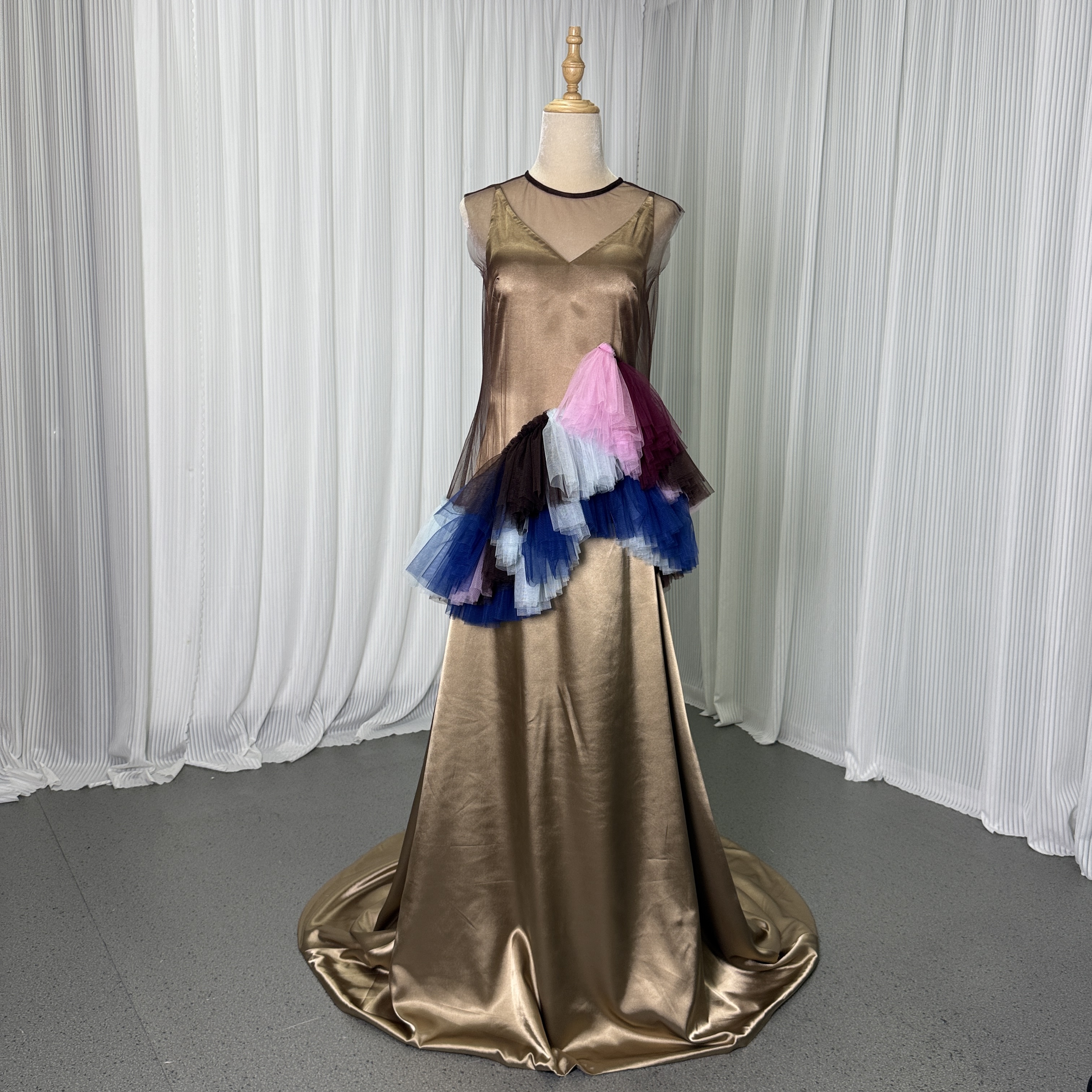 パーティードレス カーキ色 ツーピース キャミソール+トップス 虹色 绮丽な 優しい 前撮り 二次会
