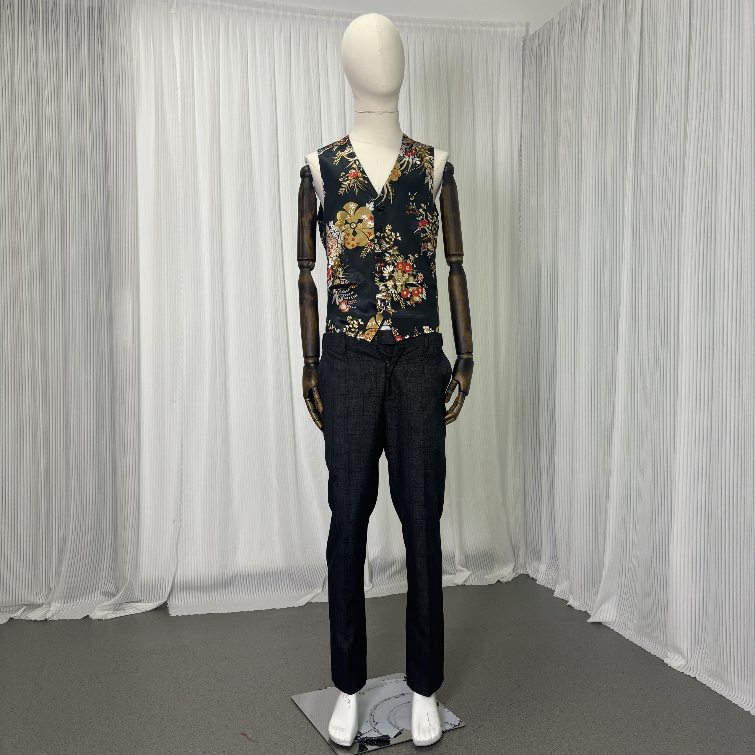 実例写真！タキシード ブラック ジャケット、ベスト、パンツの3点セット ネックタイ 新郎衣装