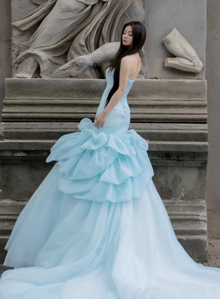 高品質！カラードレス ブルー キャミソール ベアトップ マーメイドライン デザイン感 ラッフルフリル 前撮り