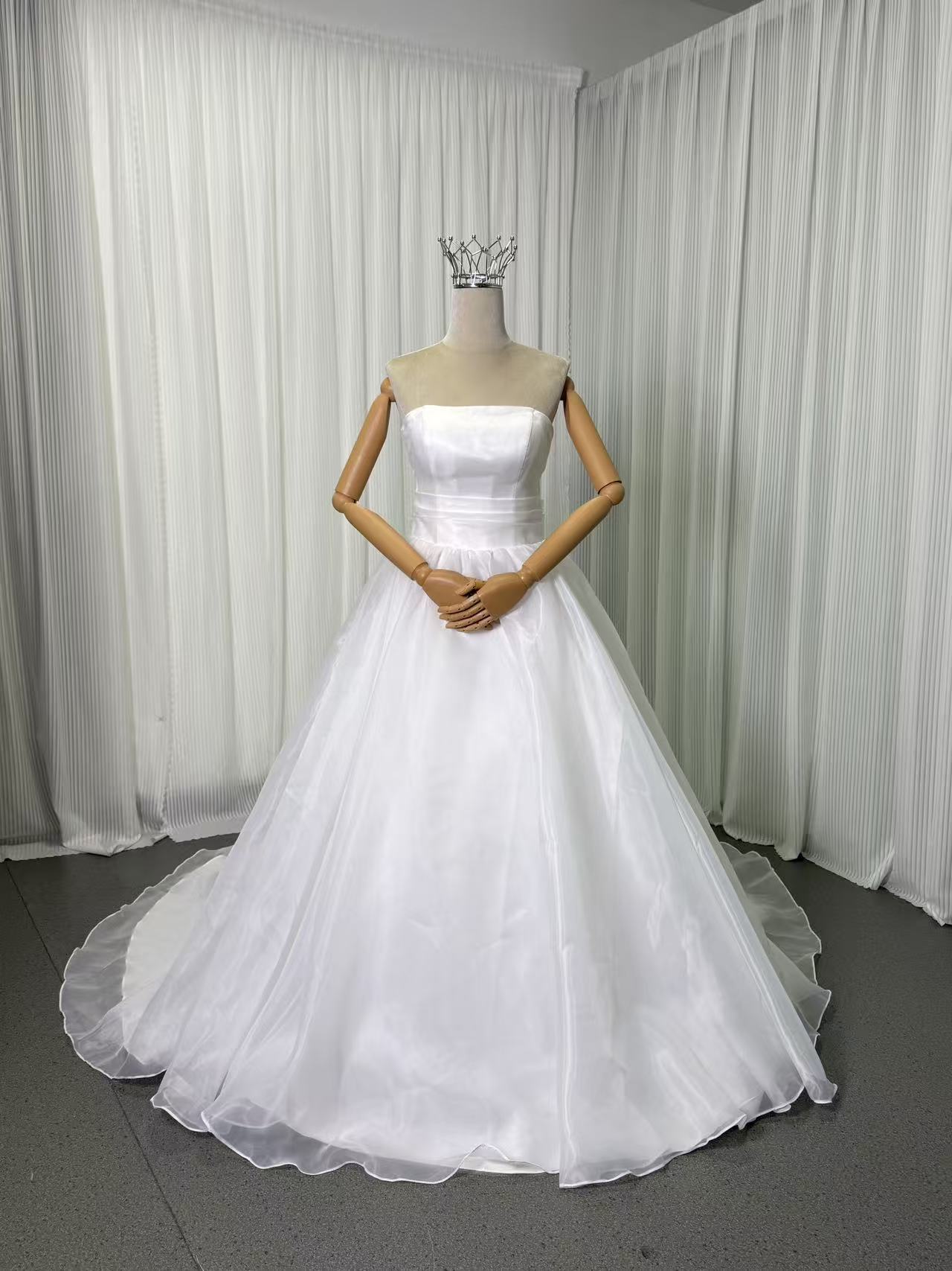 ウェディングドレス 取り外しオフショルダー Aライン バックリボン エレガント 結婚式