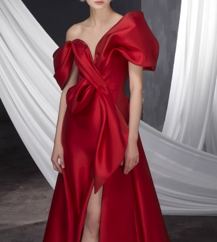 カラードレス ボルドー色 オフショルダー ハンドドレープ フロントスリット ミニトレーン 披露宴