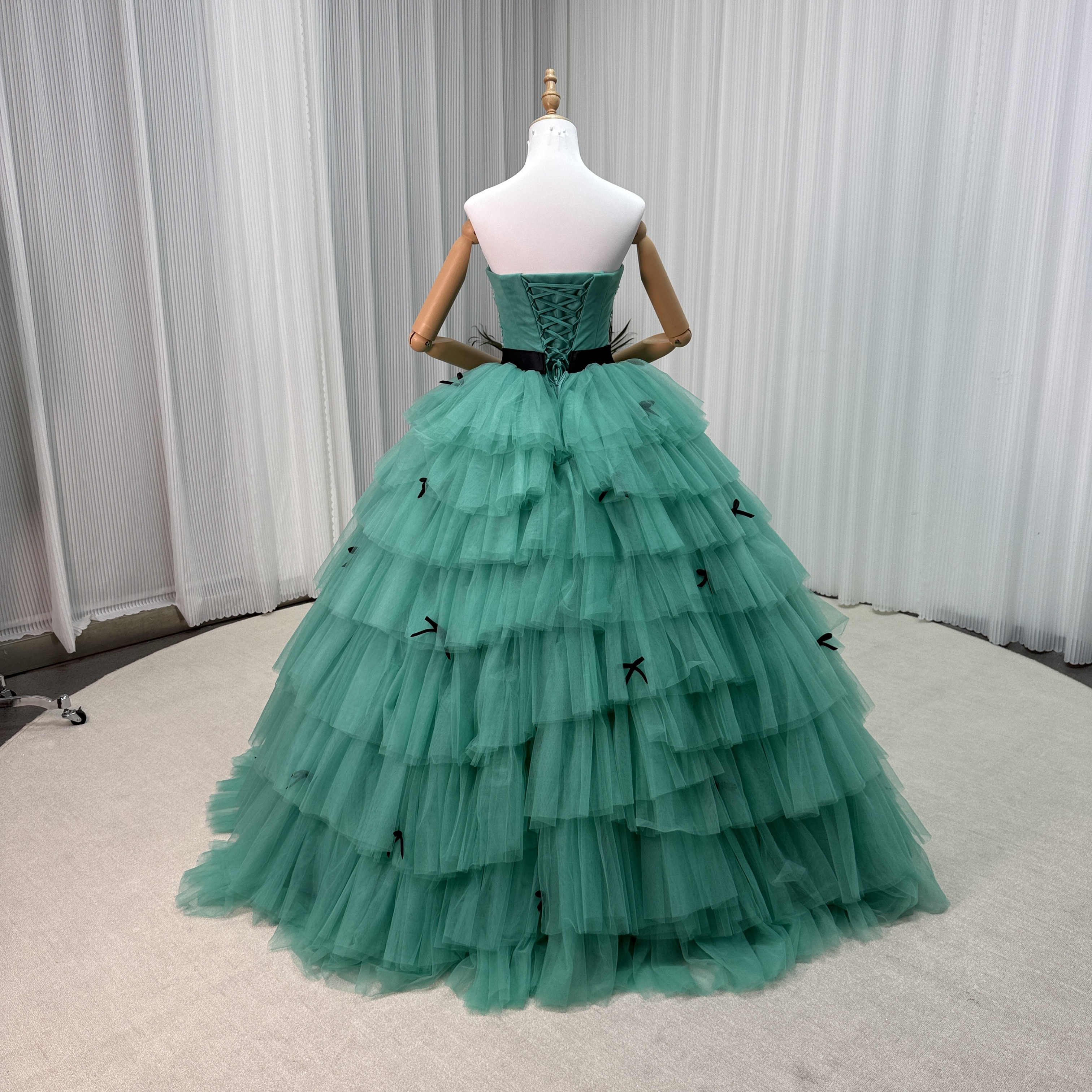 カラードレス+トップス ミントグリーン ベアトップ パフスリーブ 繊細レース プリンセスライン リボン 編み上げ ロング 花嫁