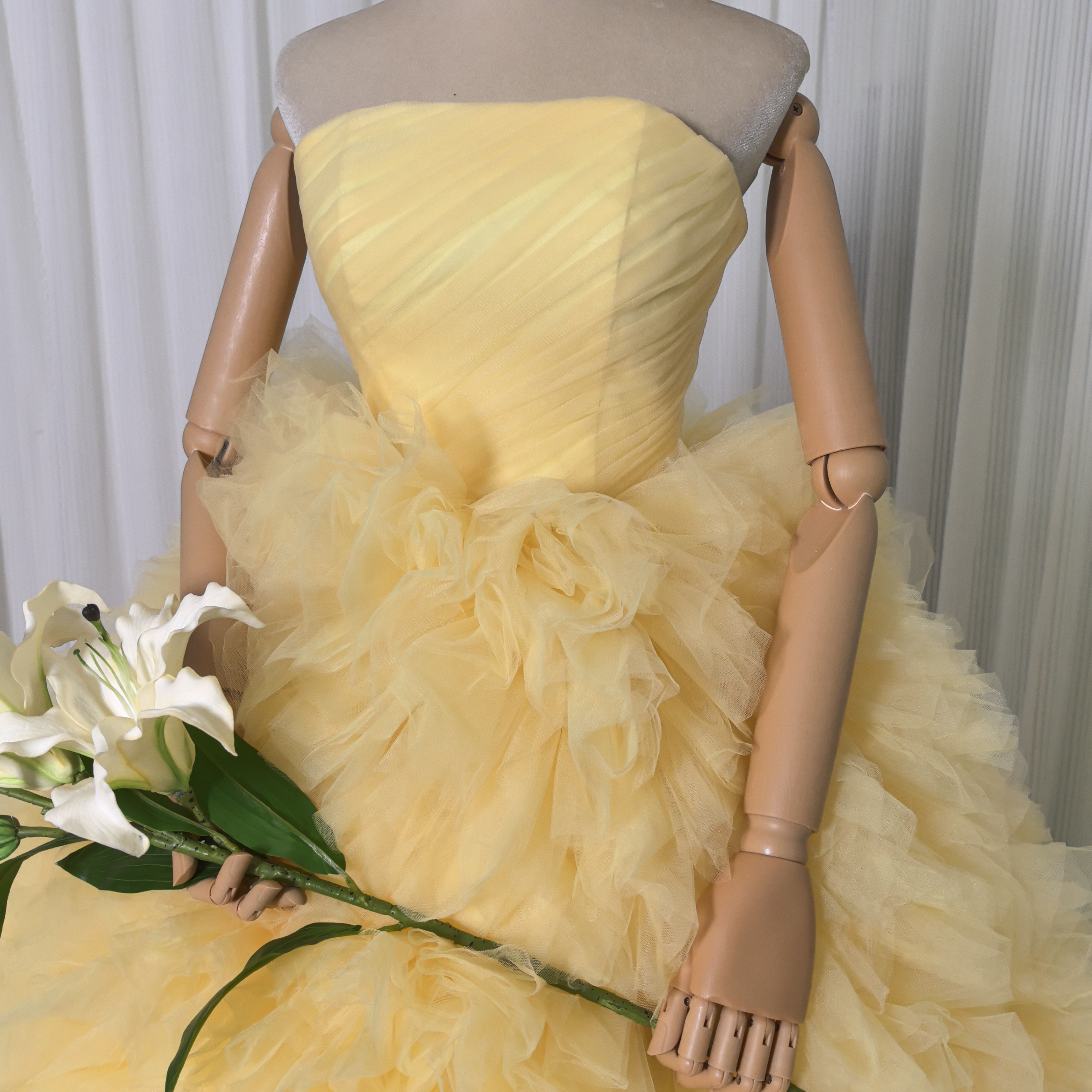 カラードレス パステルイエロー ベアトップ もこもこドレス 抜群のおしゃれ見え ソフトチュール 花嫁