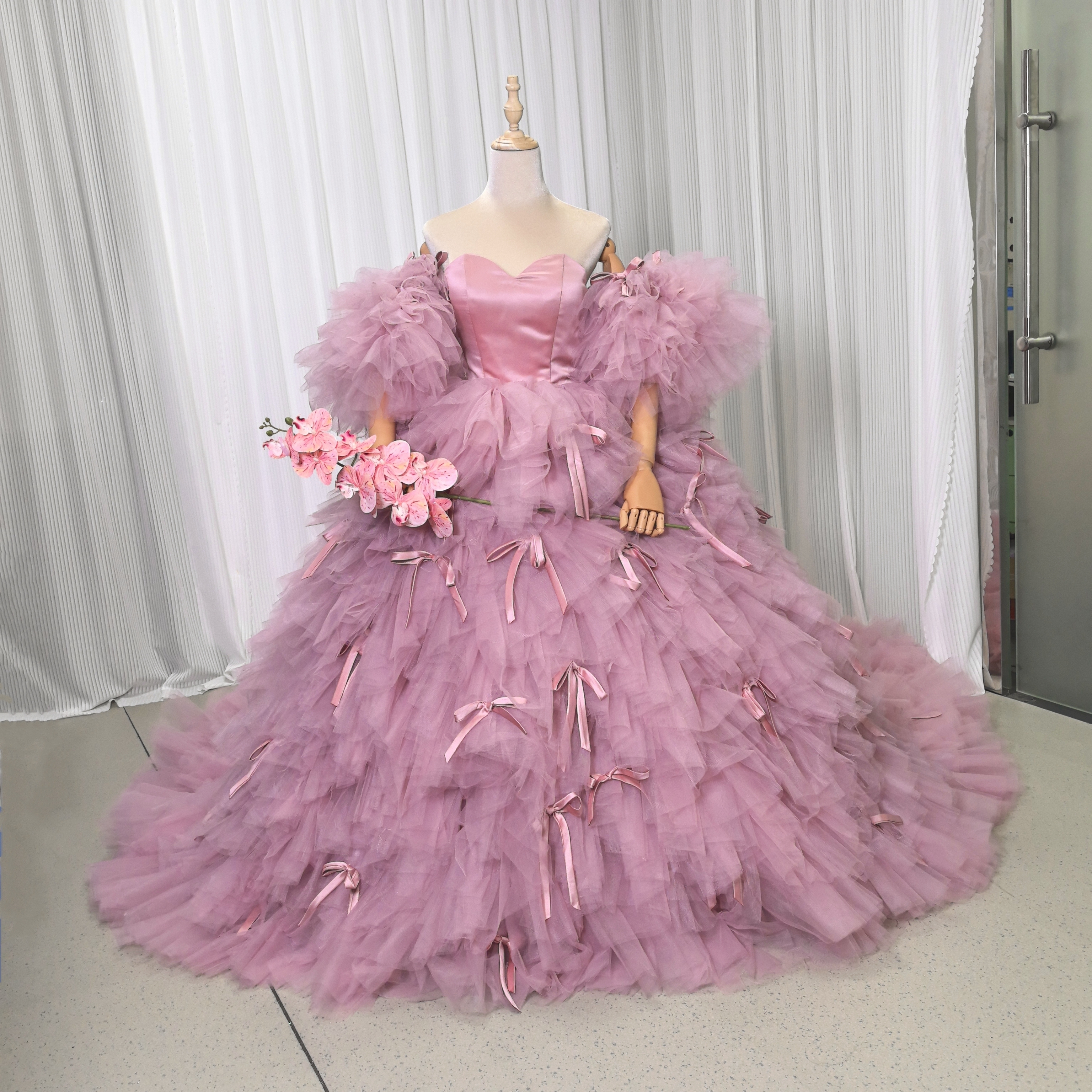 カラードレス ピンク プリンセスライン ふわふわ袖 リボン 柔らかく重ねたチュールスカート 可愛い 抜群のおしゃれ見え