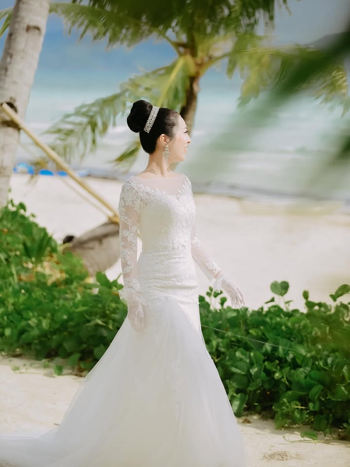 実例写真！2waysマーメイドウエディングドレス　刺繍ボレロ付き　くるみボタン　トレーン　前撮り　二次会　結婚式　