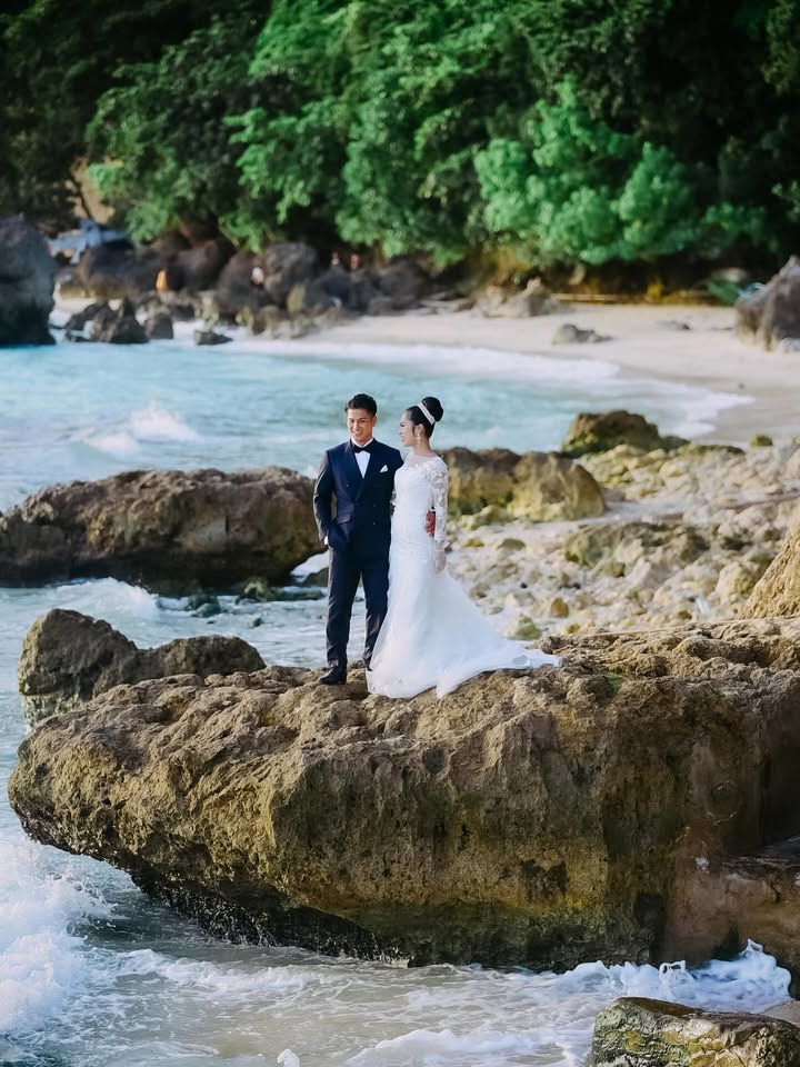 実例写真！2waysマーメイドウエディングドレス　刺繍ボレロ付き　くるみボタン　トレーン　前撮り　二次会　結婚式　