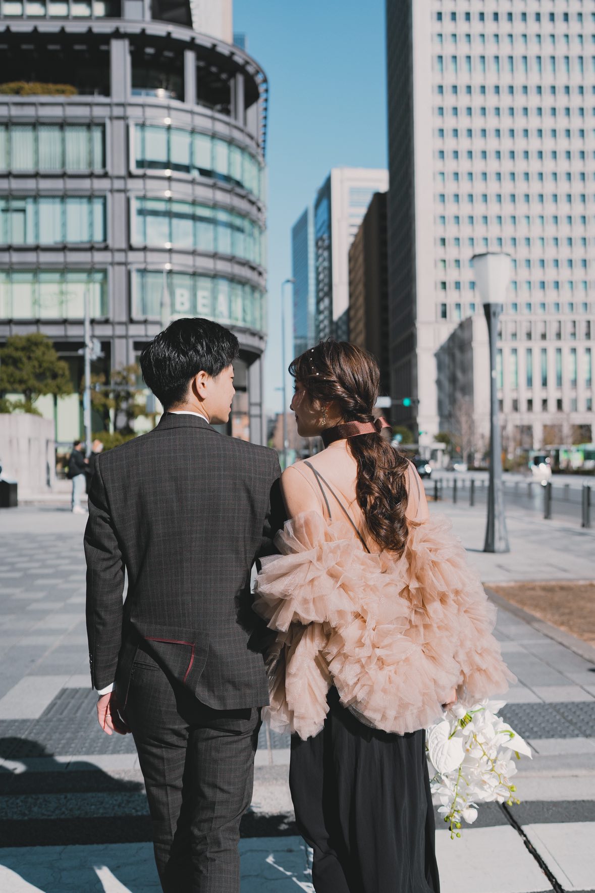実例写真！トップスのみ あんず色 ソフトチュール ふわふわ袖 ラッフルフリル 前撮り