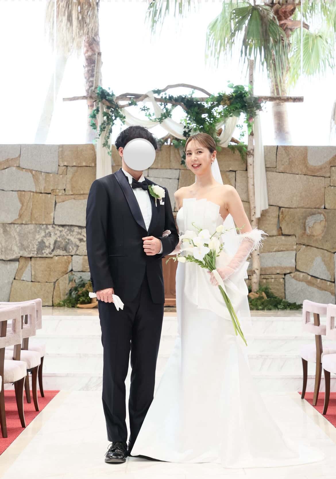 実例写真！ウエディングドレス ベアトップ 立体プリーツ マーメイドライン 光沢サテン 結婚式