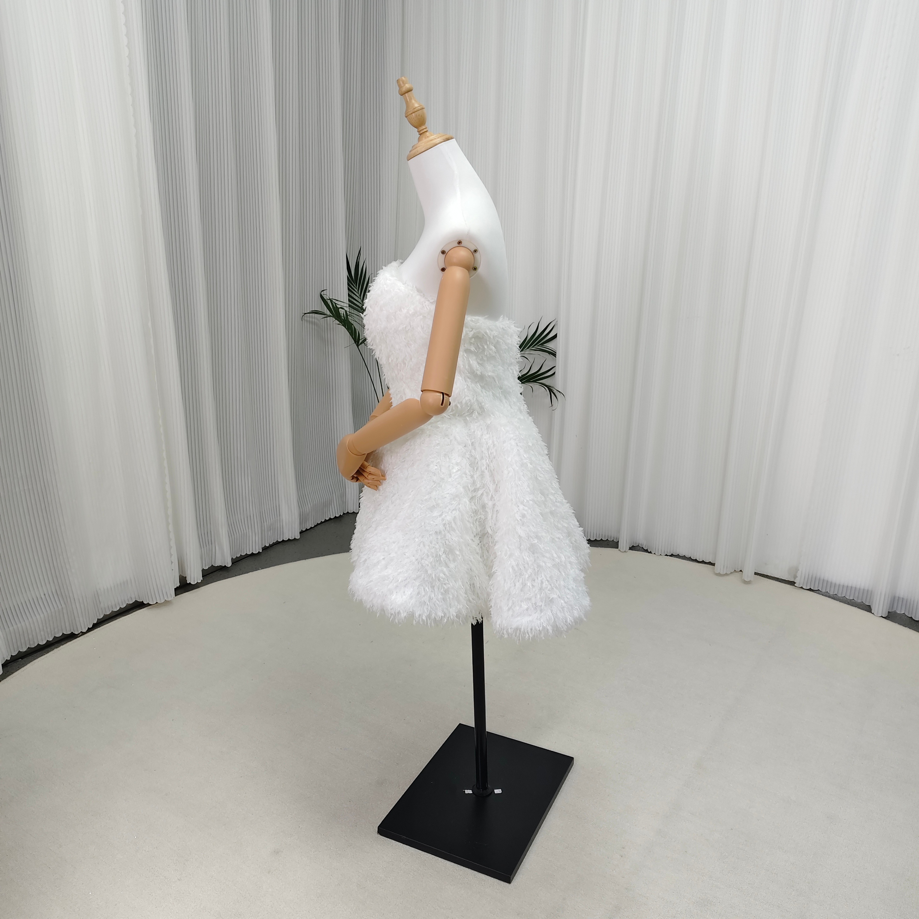 ウエディングドレス オフホワイト ミニワンピース フェザー 可愛い ファスナー 結婚式