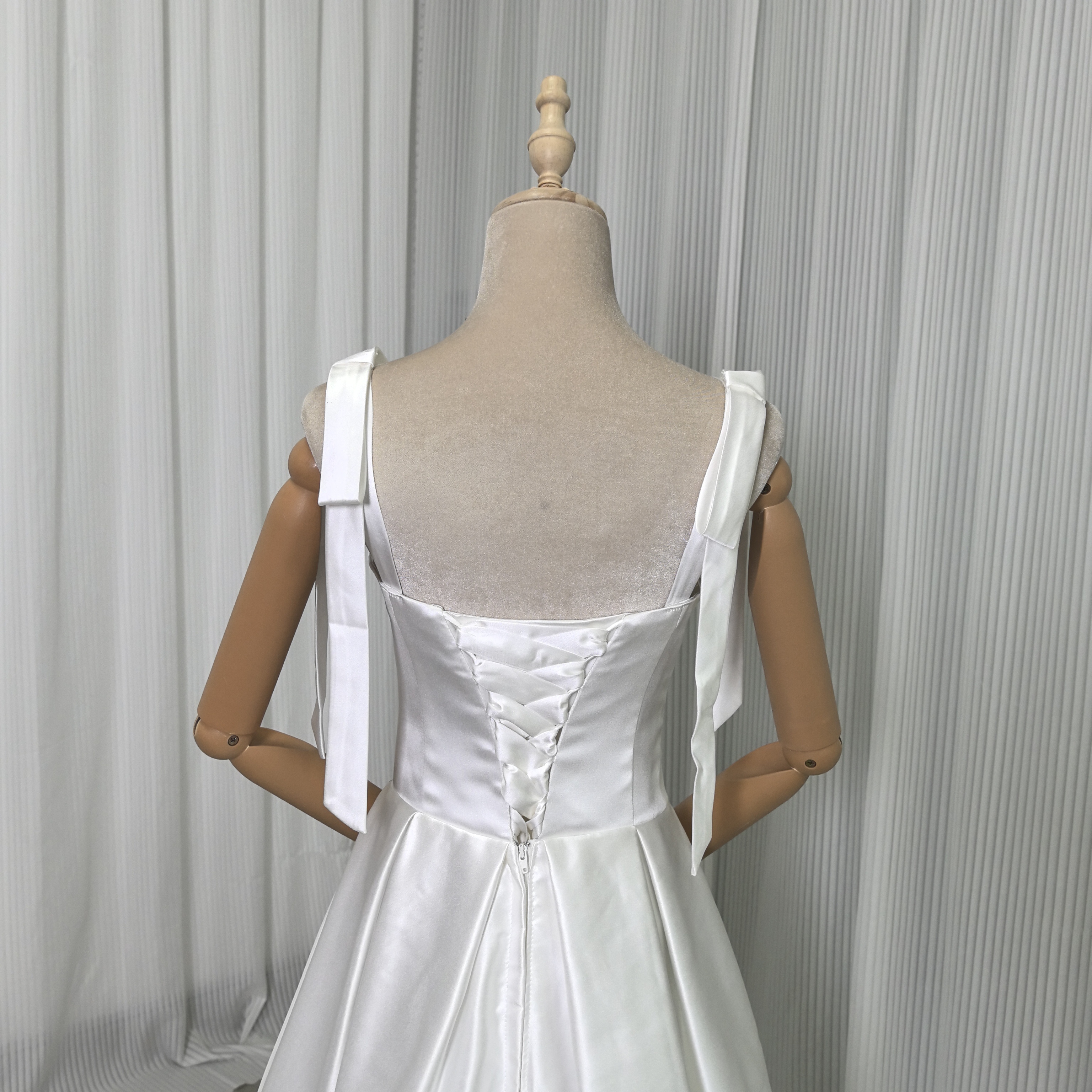 パーティードレス キャミソール ロング 光沢サテン スレンダーライン Aライン 編み上げ 前撮り 二次会