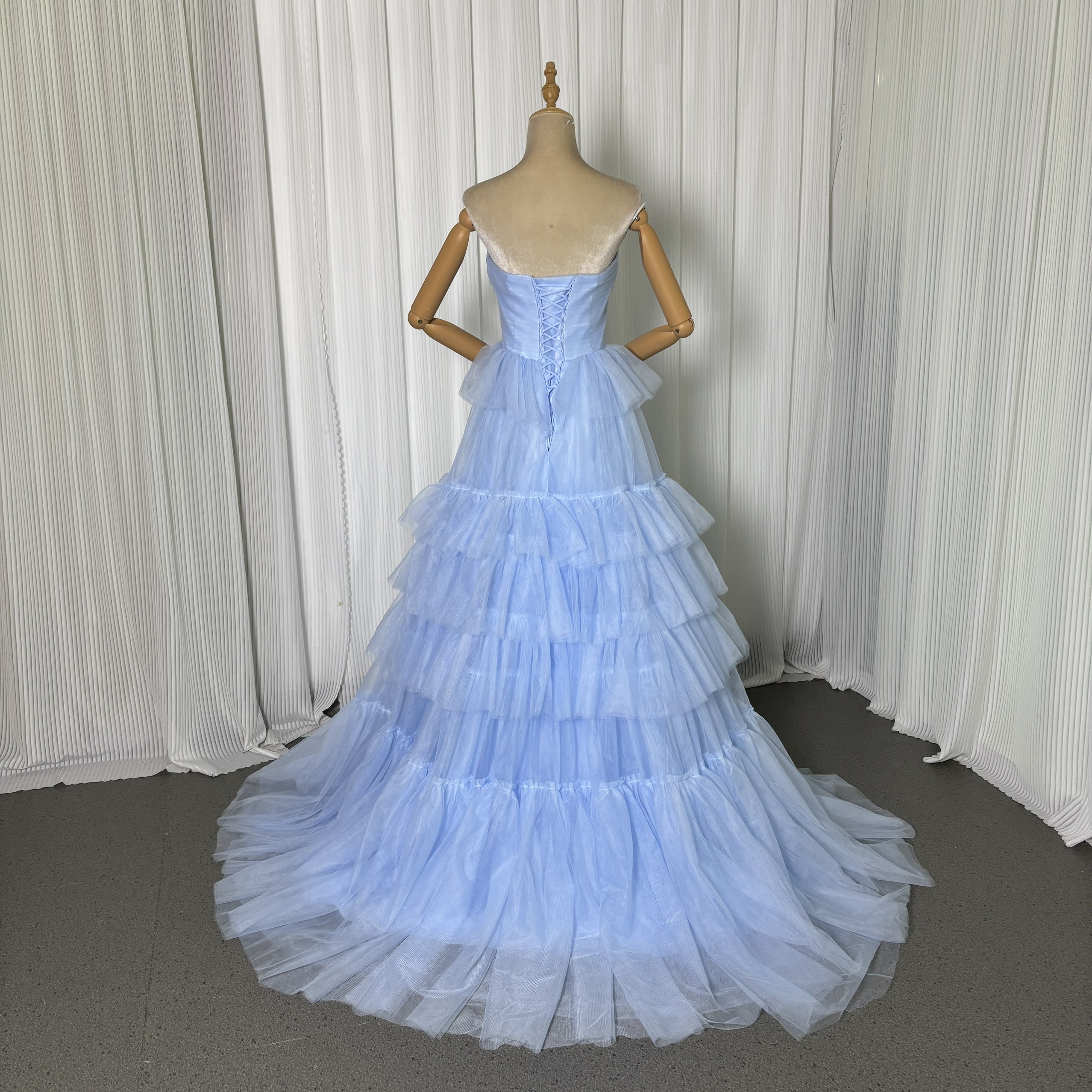 カラードレス ブルー ベアトップ チュールスカート スレンダーライン 編み上げ 演奏会/音楽会