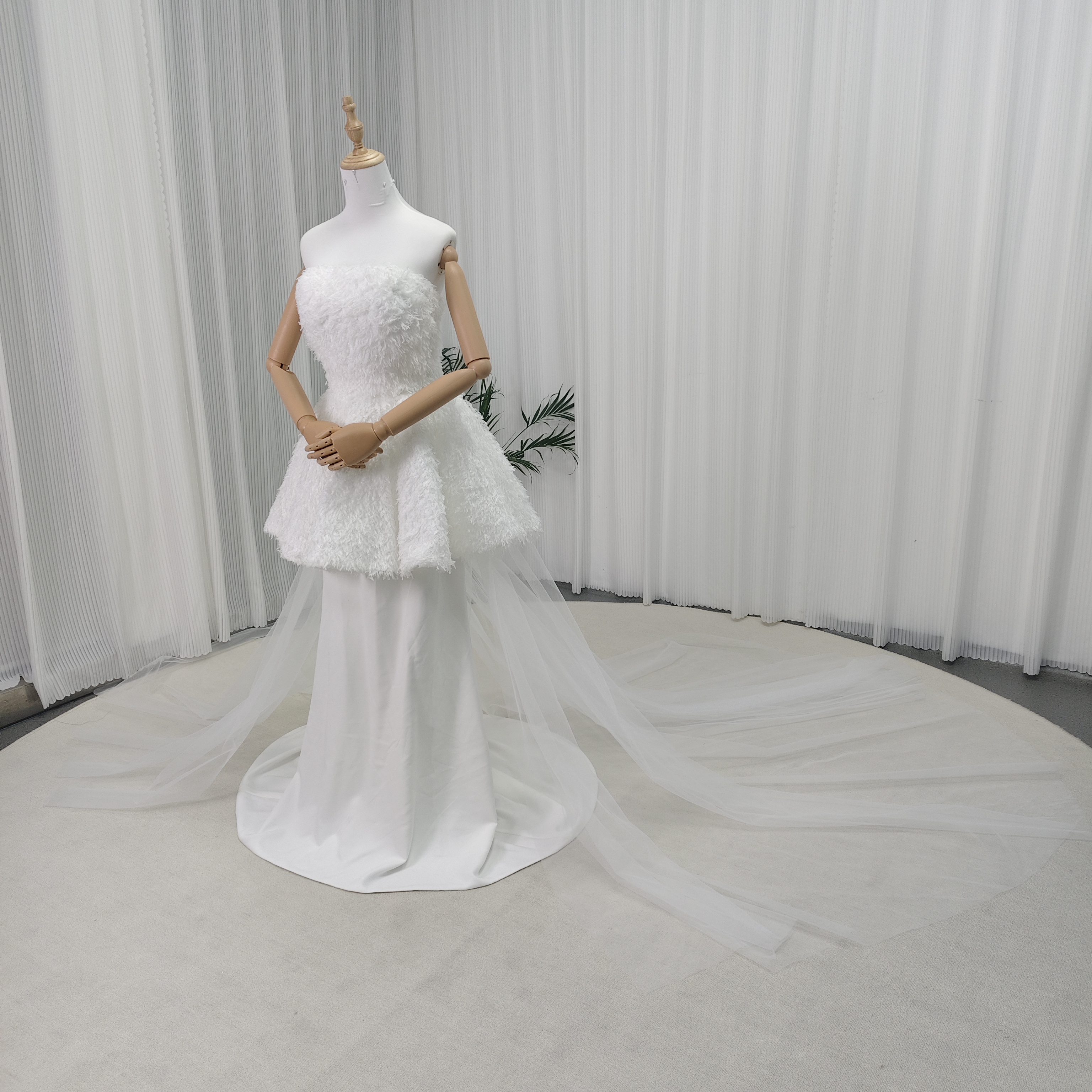 ウエディングドレス オフホワイト ミニワンピース+オーバースカート フェザー クレープ生地 可愛い 結婚式