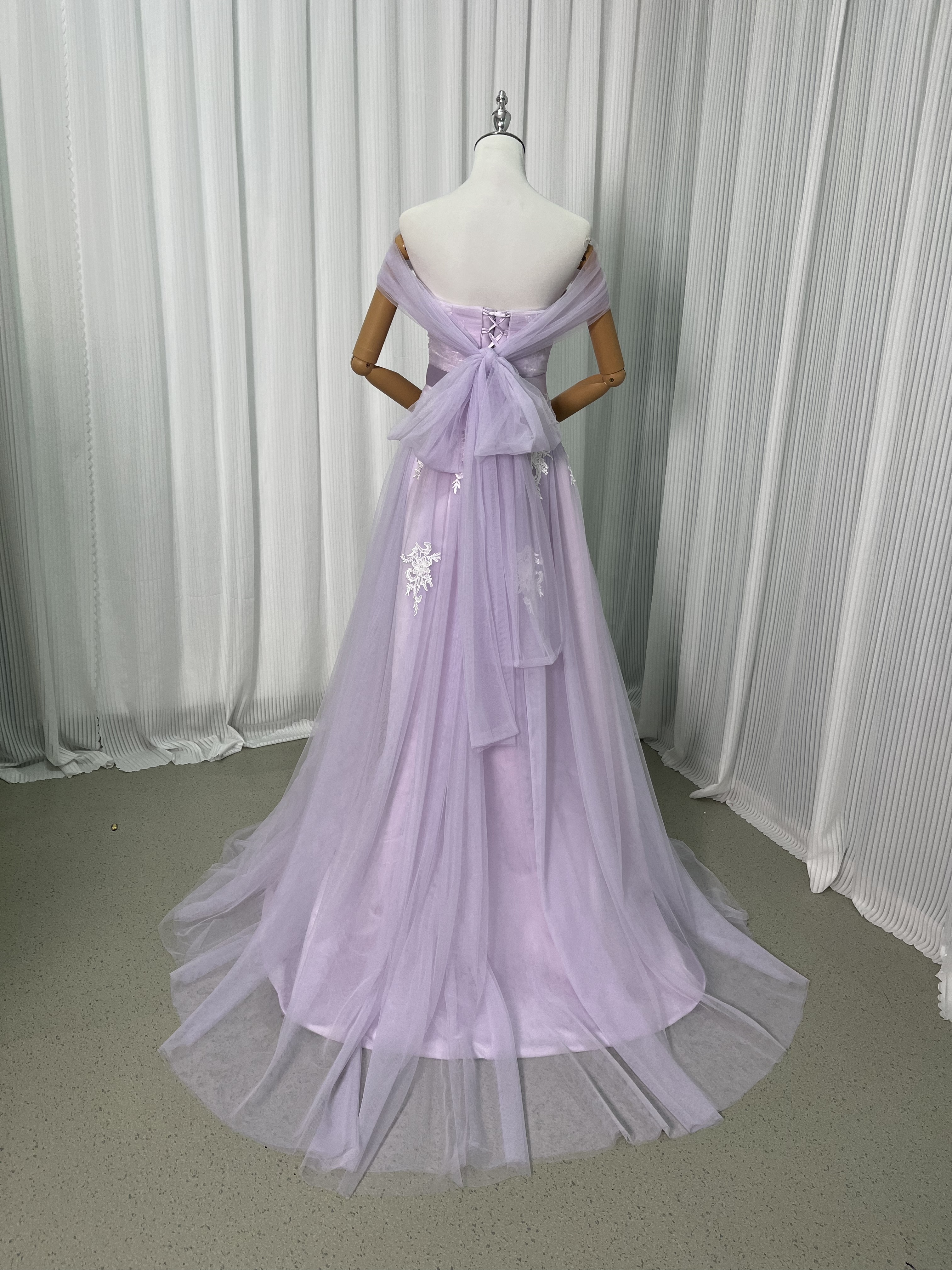 カラードレス オーキッド オフショルダー 繊細レース ソフトチュール 編み上げ 披露宴/結婚式 可愛い