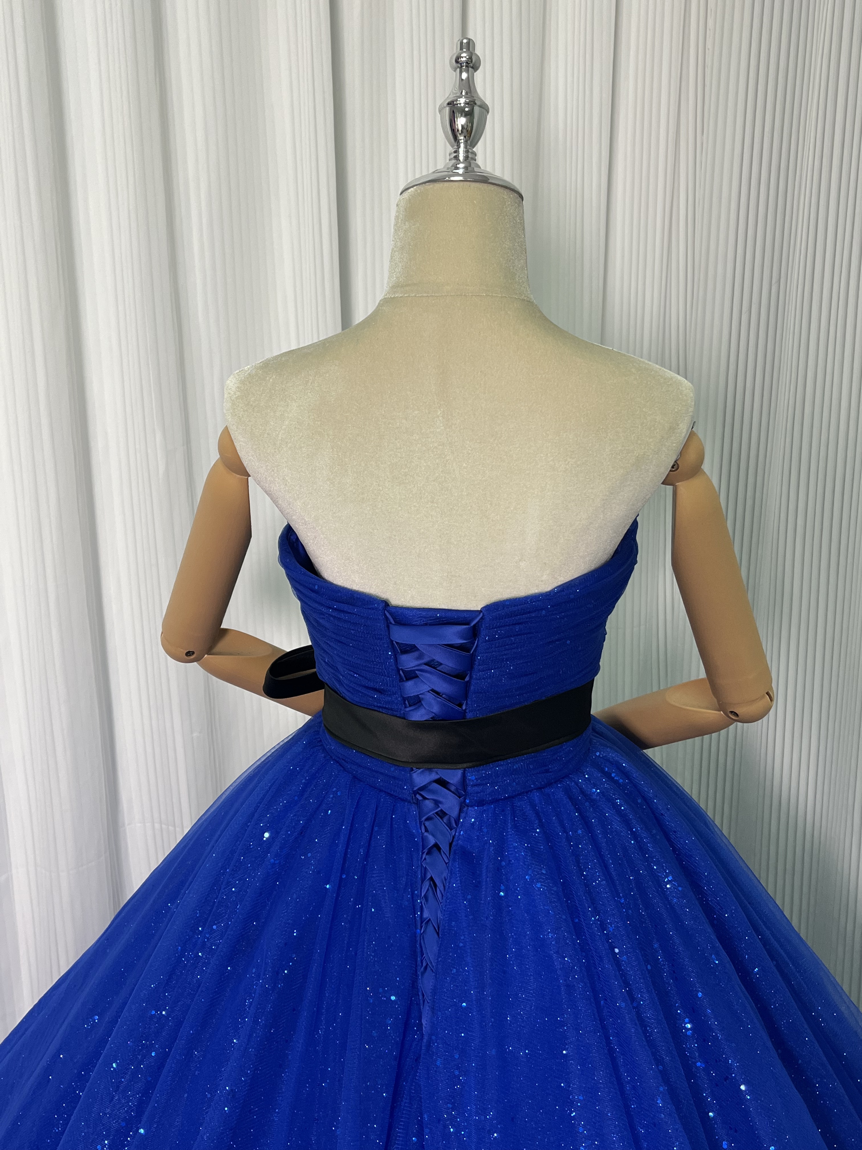 カラードレス ジュエルブルー ベアトップ キラキラチュール ベルト 編み上げ 披露宴