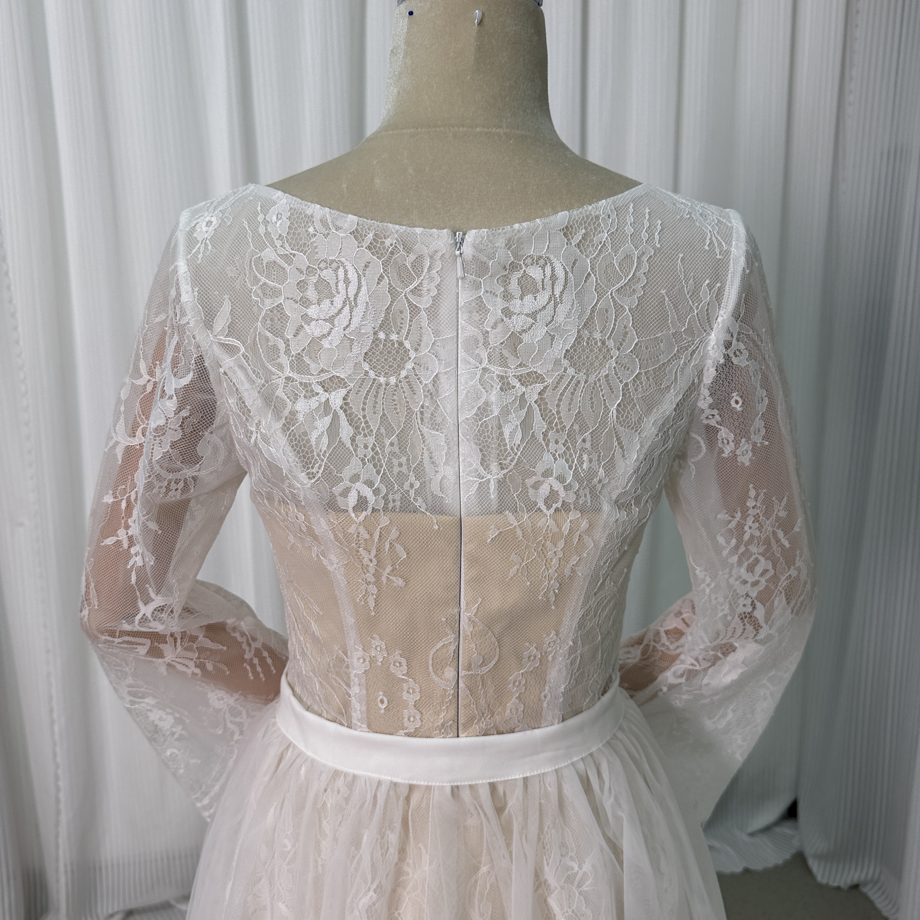 クラシカル パーティードレス スレンダードレス+オーバースカート 長袖 繊細総レース 結婚式 二次会 花嫁