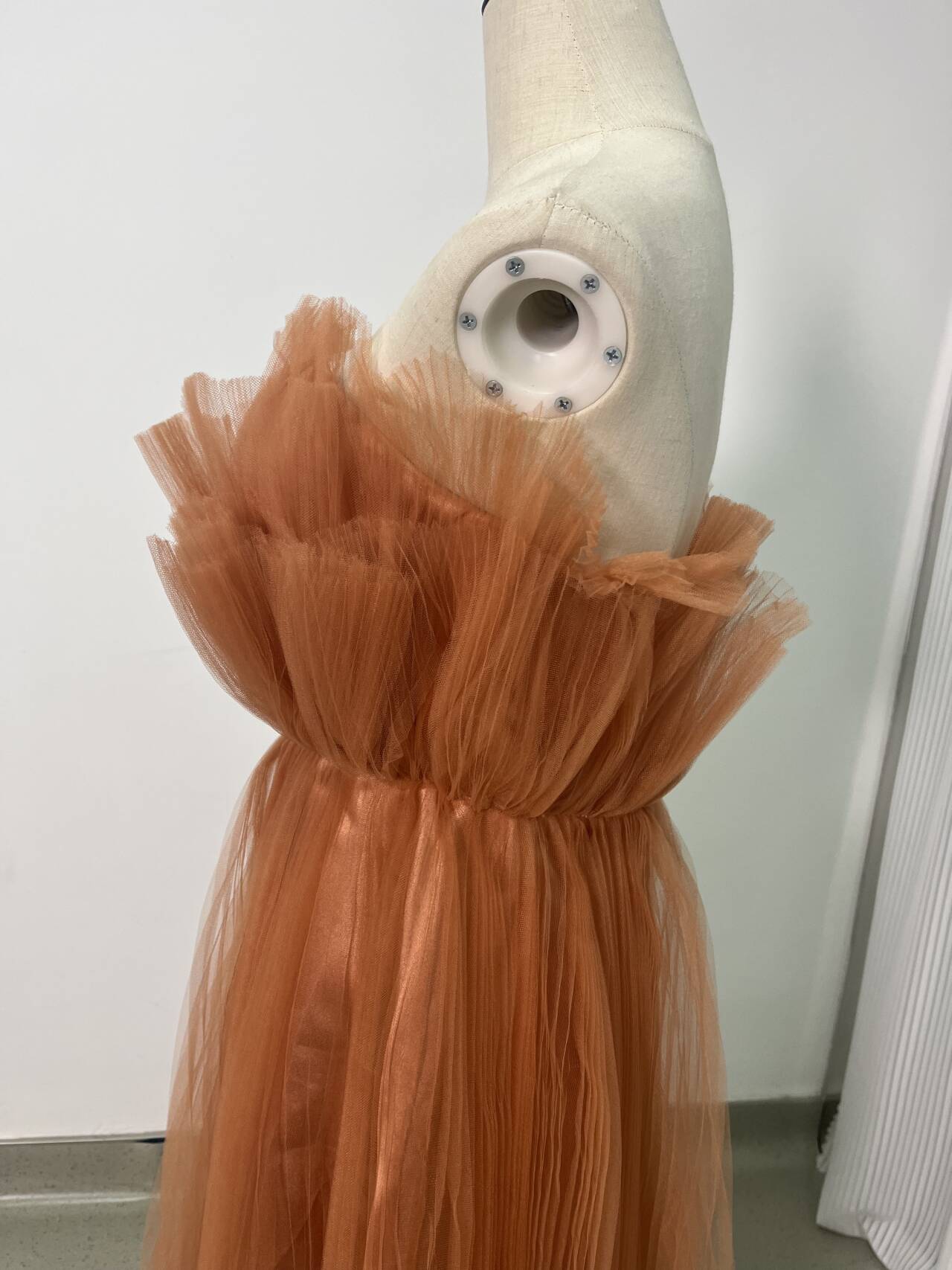 上品！パーティードレス テラコッタ色 プリーツスカート ベアトップ ファスナー ロング 前撮り