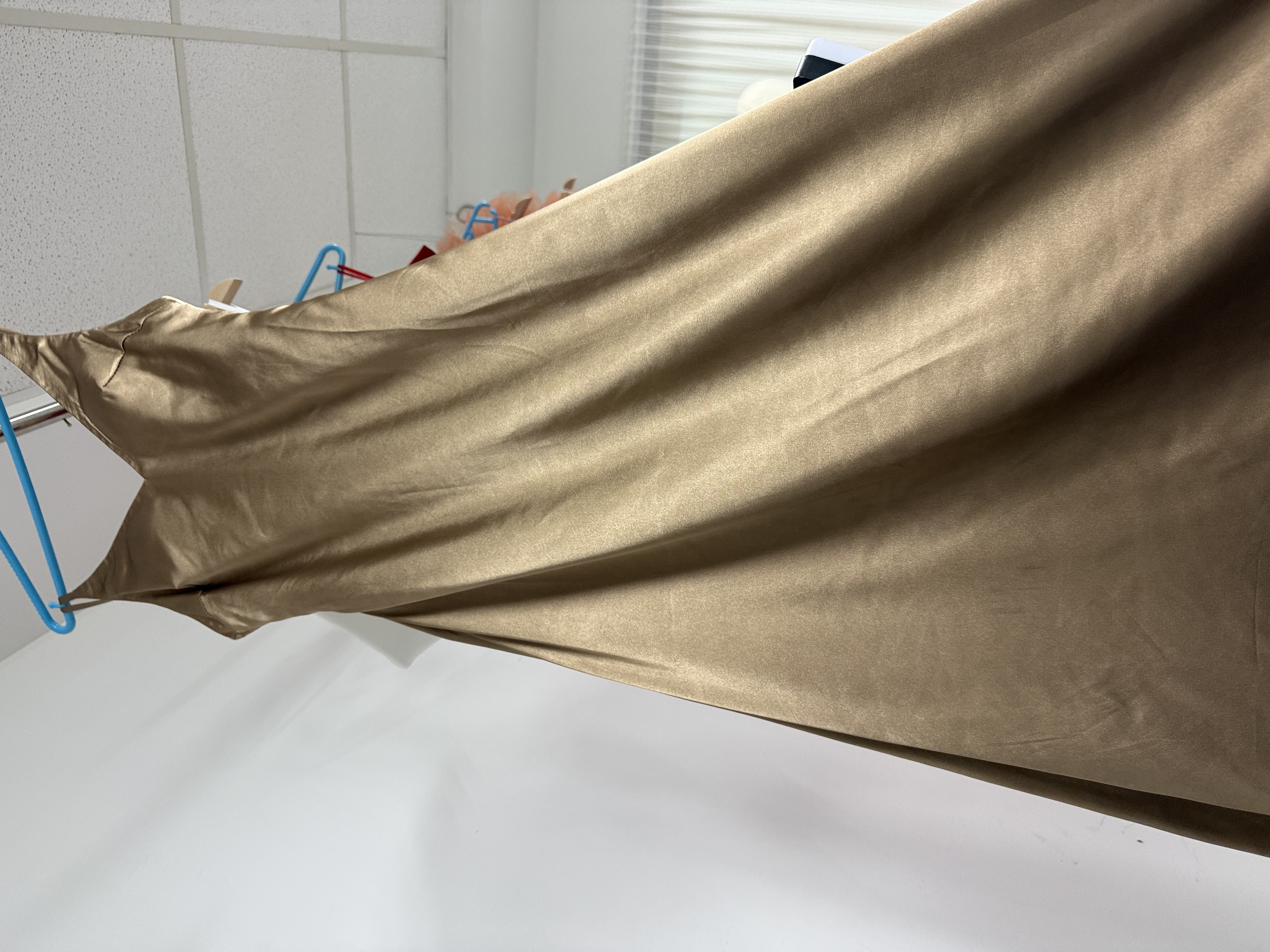 パーティードレス カーキ色 ツーピース キャミソール+トップス 虹色 绮丽な 優しい 前撮り 二次会