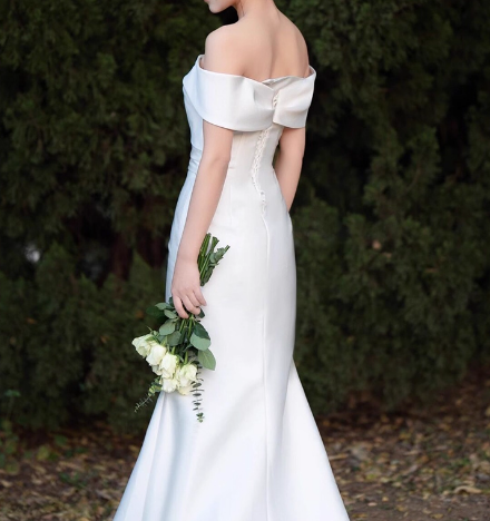 ウェディングドレス オフショルダー マーメイドライン 編み上げ エレガント 結婚式
