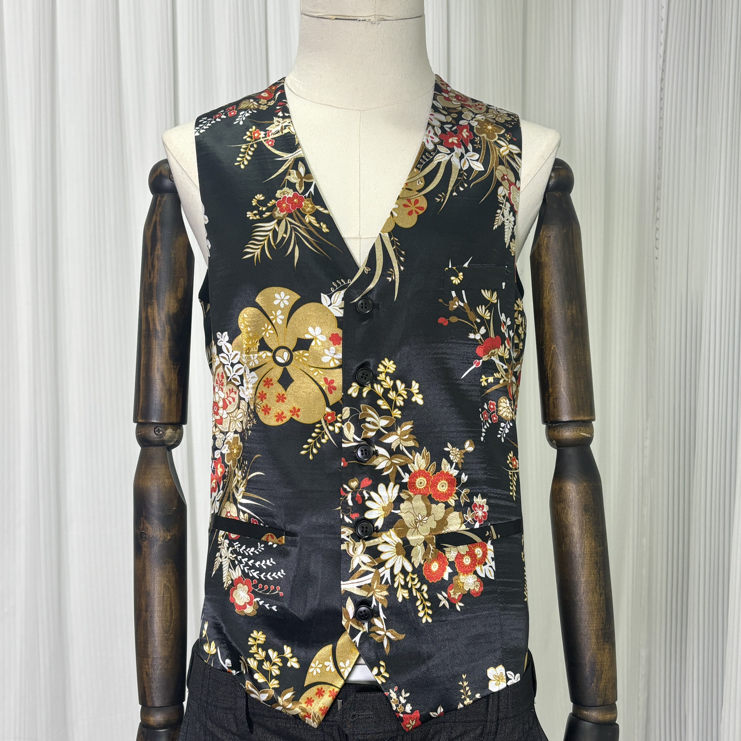 実例写真！タキシード ブラック ジャケット、ベスト、パンツの3点セット ネックタイ 新郎衣装