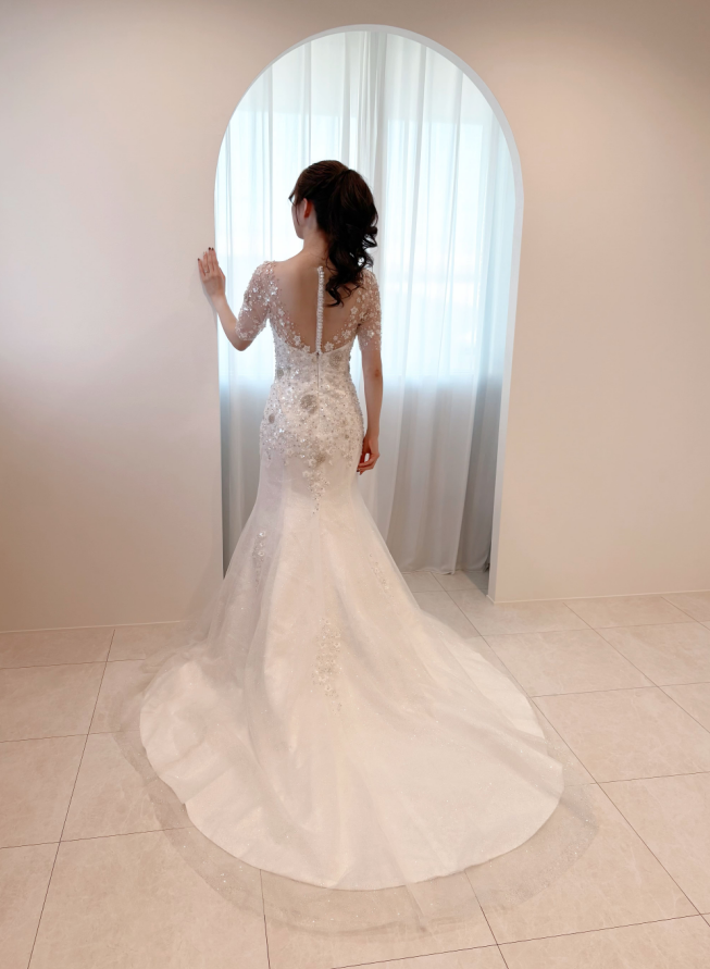 実例写真！ウエディングドレス 3D立体レース刺繍 半袖 キラキラグリッターチュール マーメイドライン くるみボタン 結婚式