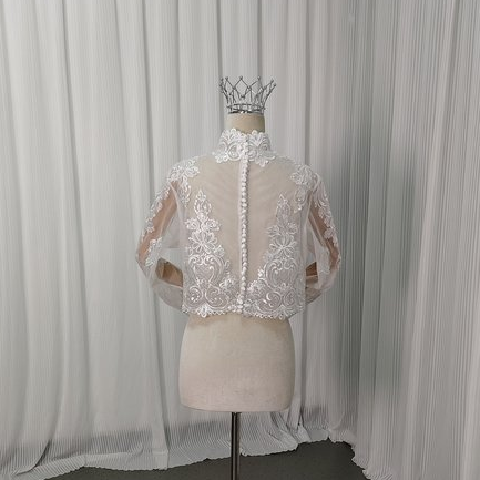 実例写真！ボレロ 魅惑の花レース ロングスリーブ くるみボタン ハイネック キラキラスパンコール 結婚式 花嫁