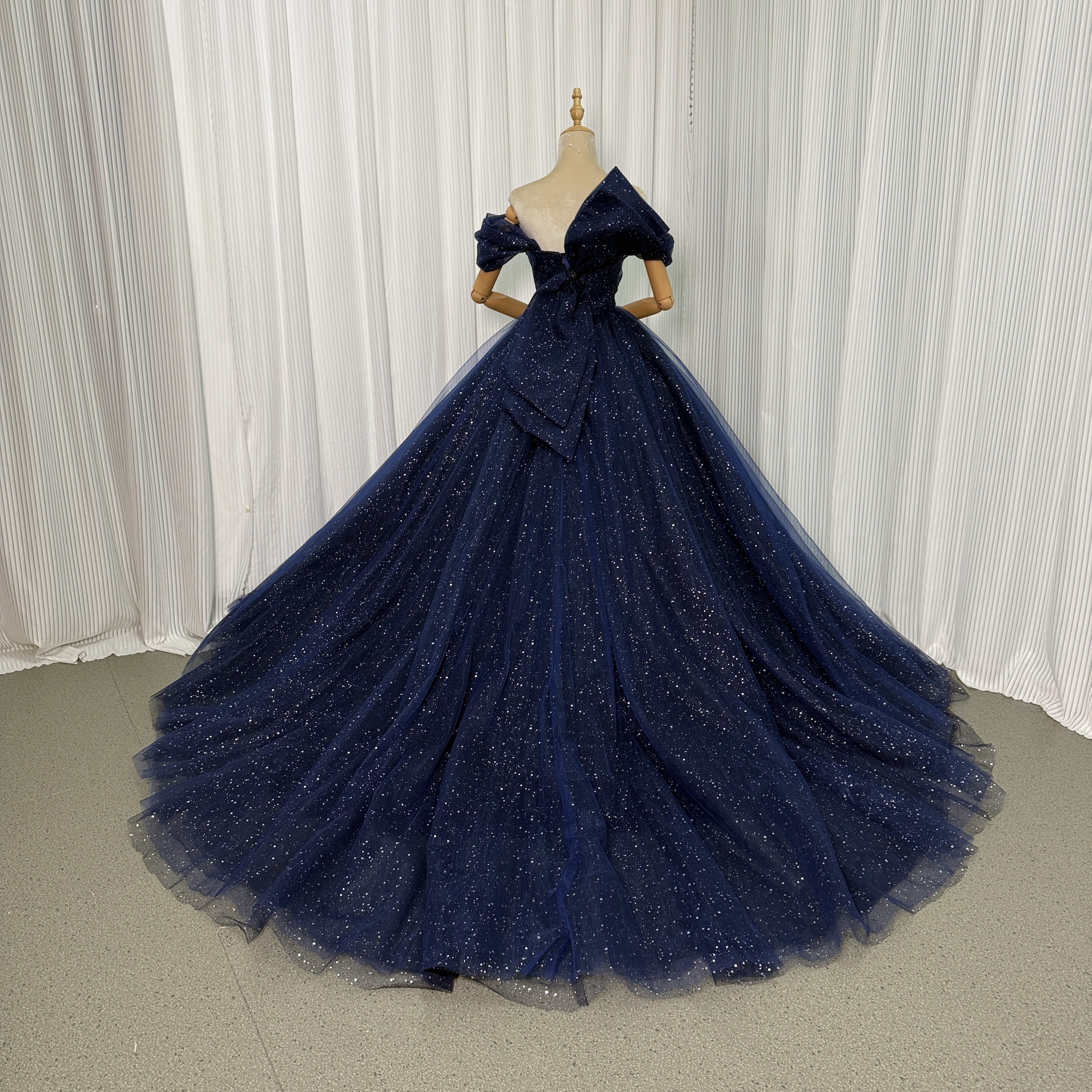 カラードレス ネイビー オフショルダー キラキラチュール フレアスカート 豪華なバックリボン 披露宴