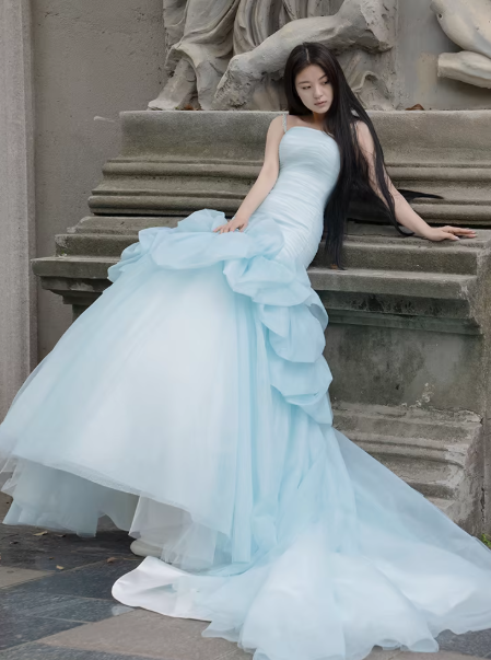 高品質！カラードレス ブルー キャミソール ベアトップ マーメイドライン デザイン感 ラッフルフリル 前撮り