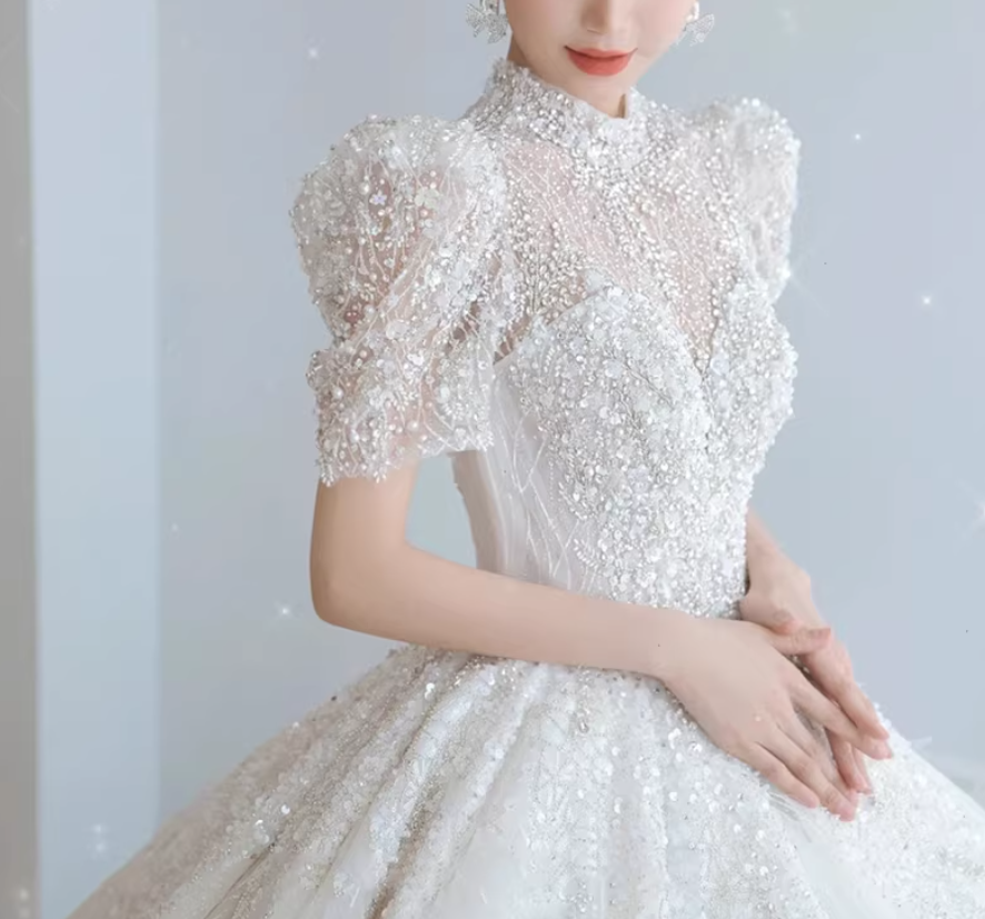 豪華！ウェディングドレス 韓国風ドレス 姫袖 キラキラ光る刺繍 ロングトレーン ボリュームドレス 結婚式