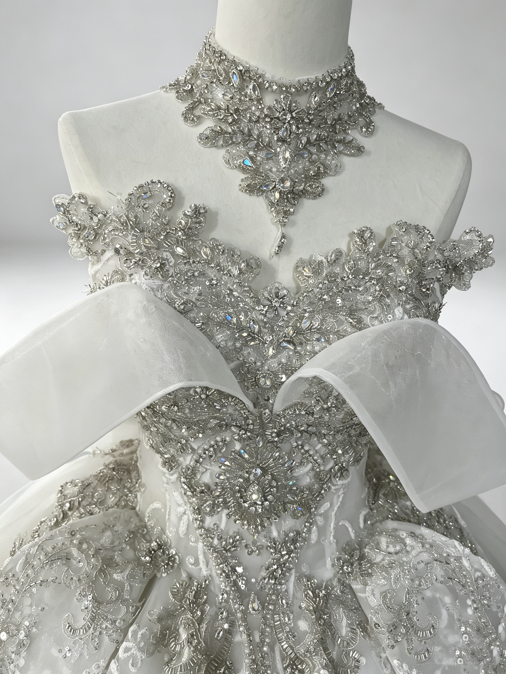 豪華！韓国風ドレス ウェディングドレス プリンセスライン ビジュードレス 華やかなトレーン 結婚式