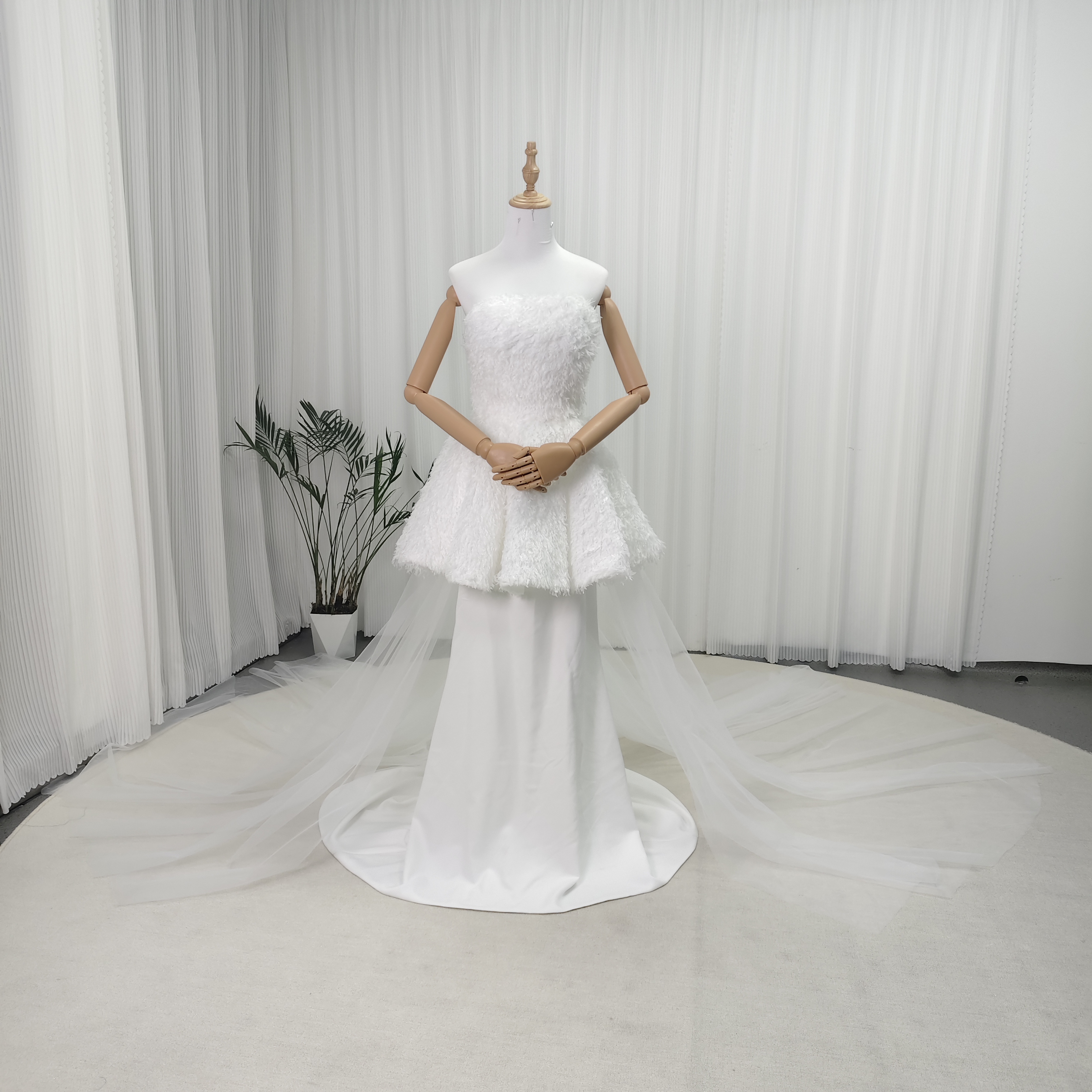 ウエディングドレス オフホワイト ミニワンピース+オーバースカート フェザー クレープ生地 可愛い 結婚式