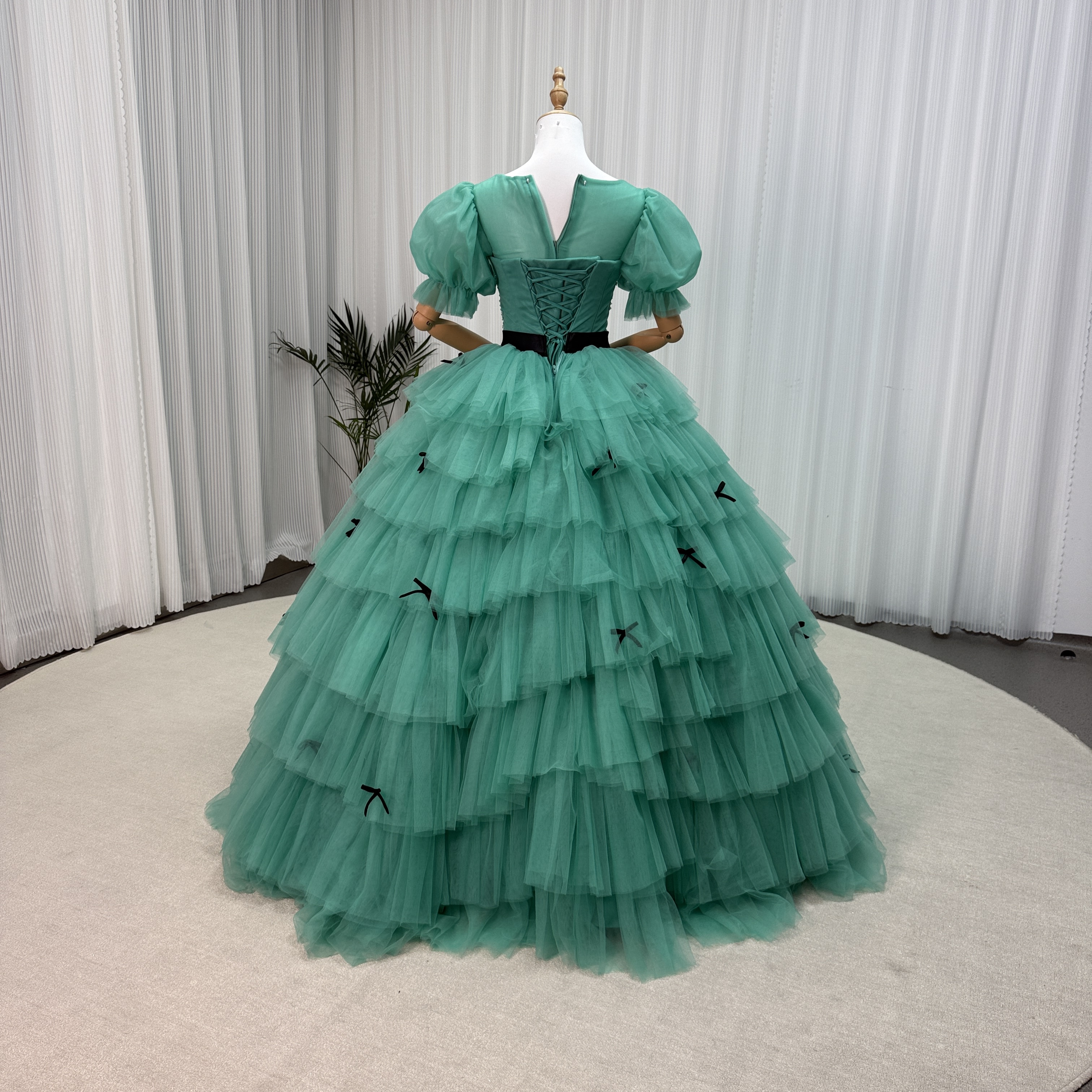 カラードレス+トップス ミントグリーン ベアトップ パフスリーブ 繊細レース プリンセスライン リボン 編み上げ ロング 花嫁