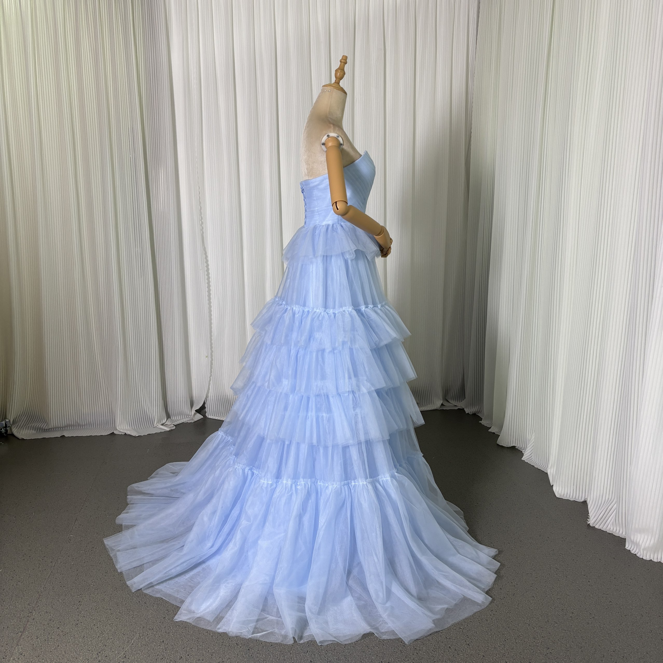 カラードレス ブルー ベアトップ チュールスカート スレンダーライン 編み上げ 演奏会/音楽会