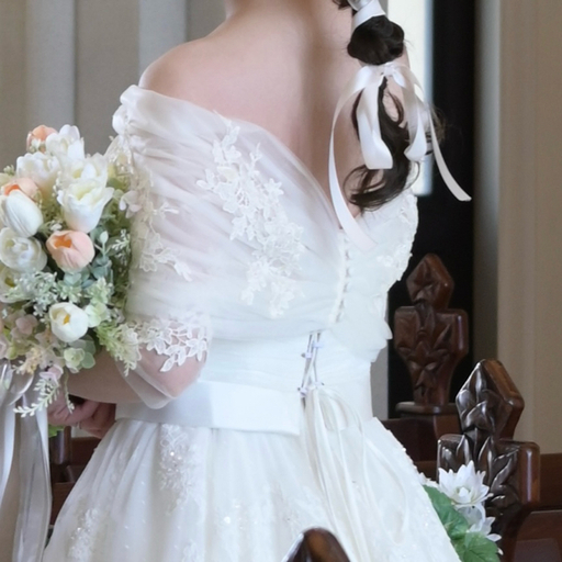 取り外しオフショルダーのみ 流れる透け花レース 七分袖丈 くるみボタン 結婚式 拳式