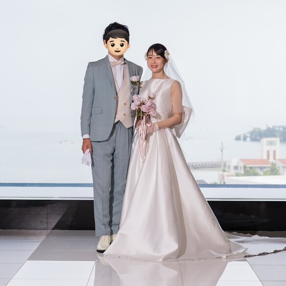 ウェディングドレス ミカドサテン オフホワイト Vネック ふっくら柔らかなバックリボン 結婚式