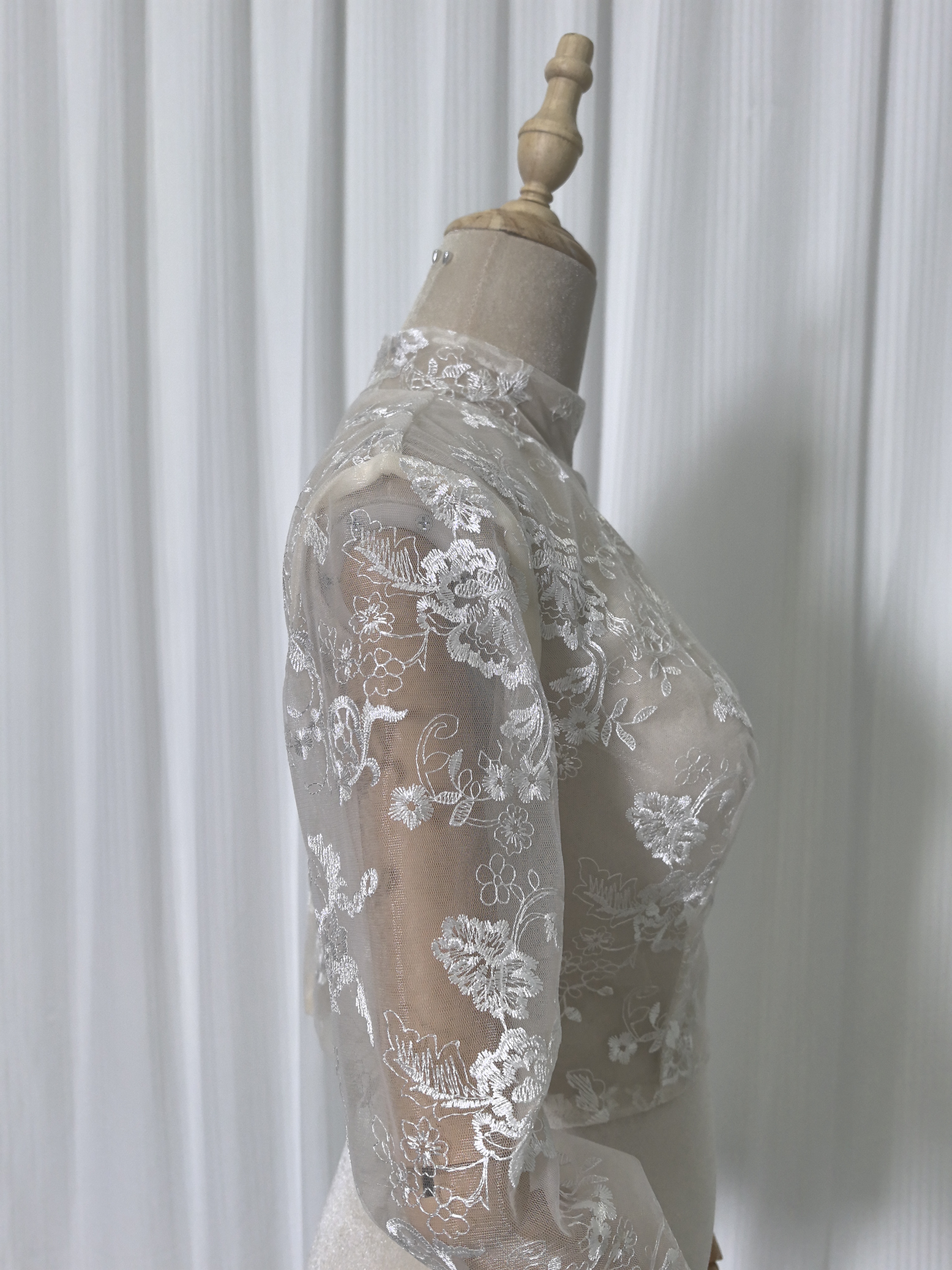 ボレロ ロングスリーブ ビーズ キラキラスパンコール 花モチーフ ハンドメイド ウェディングドレス