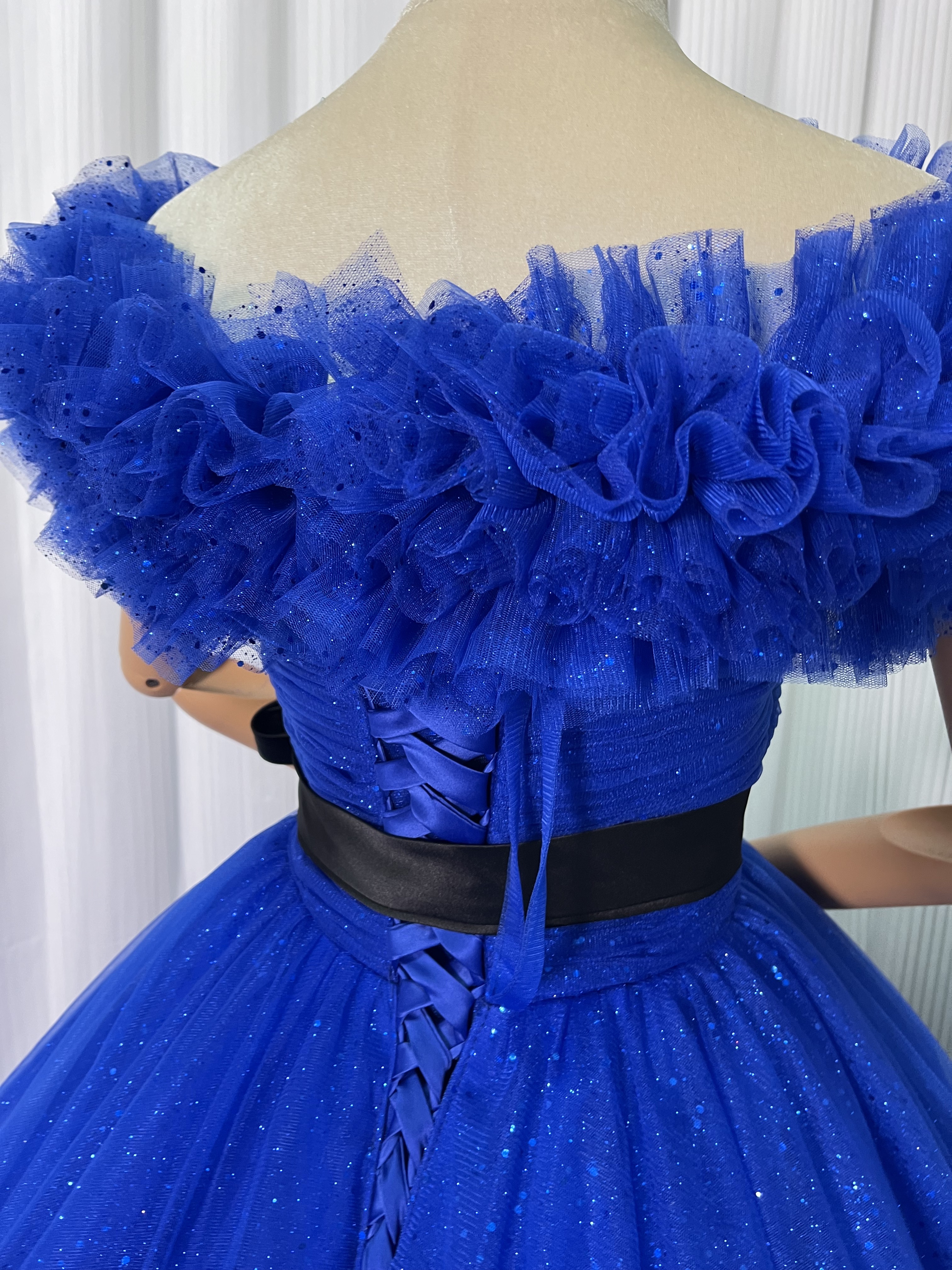 カラードレス ジュエルブルー オフショルダー キラキラチュール ベルト 編み上げ 披露宴