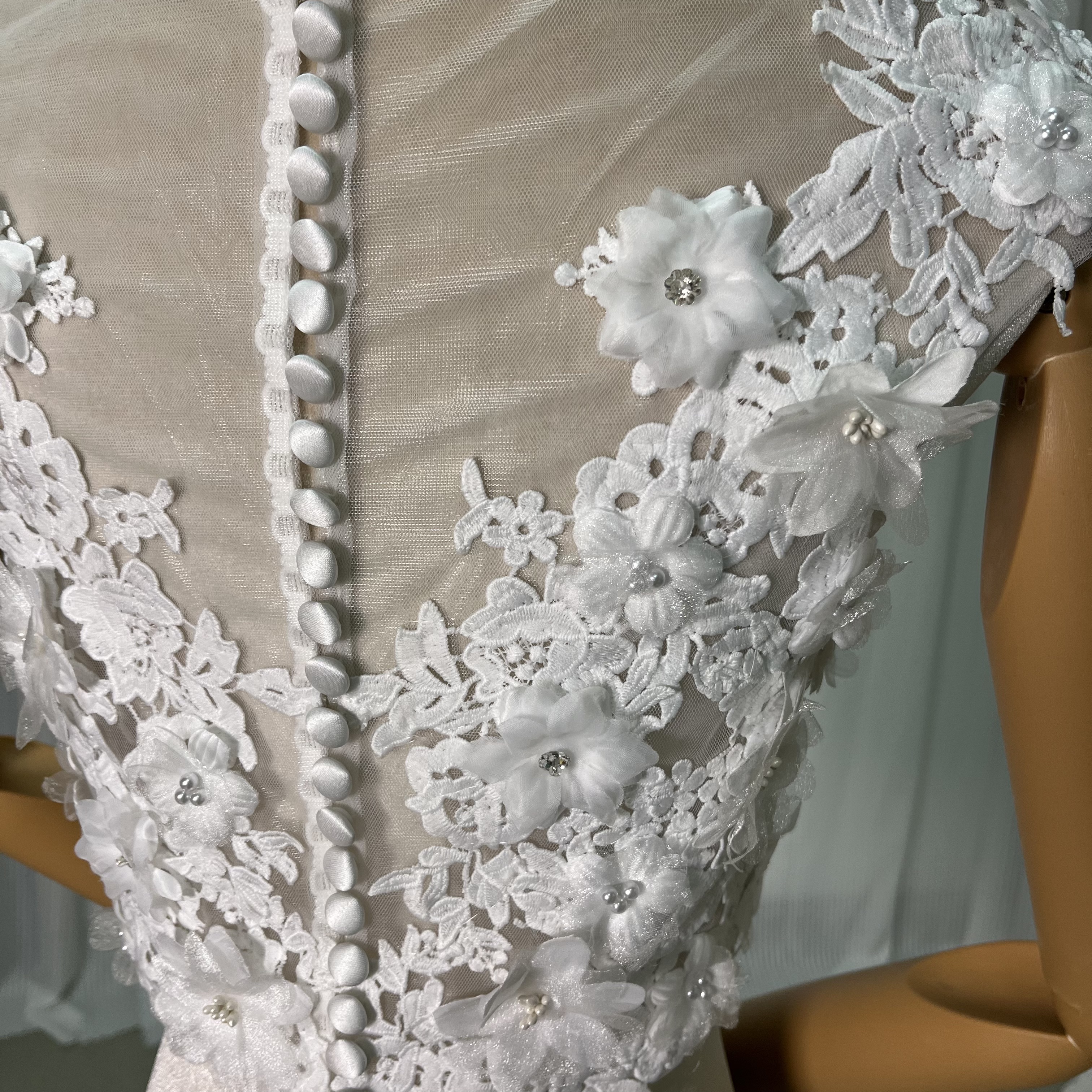 ボレロ 花モチーフ くるみボタン 3D立体レース刺繍 結婚式 可愛い 花嫁