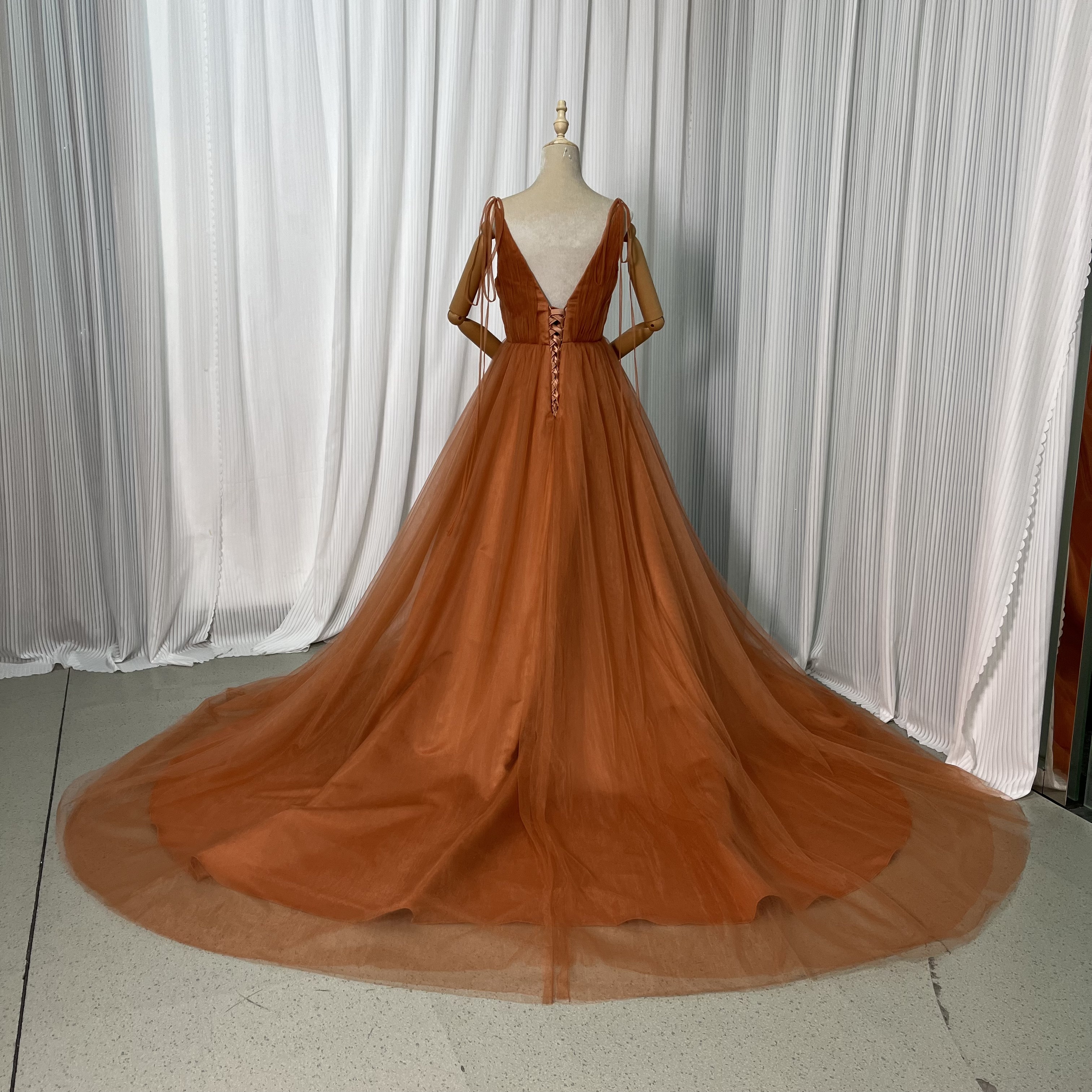カラードレス テラコッタ色 Vネック キャミソール ソフトチュール 編み上げ 披露宴