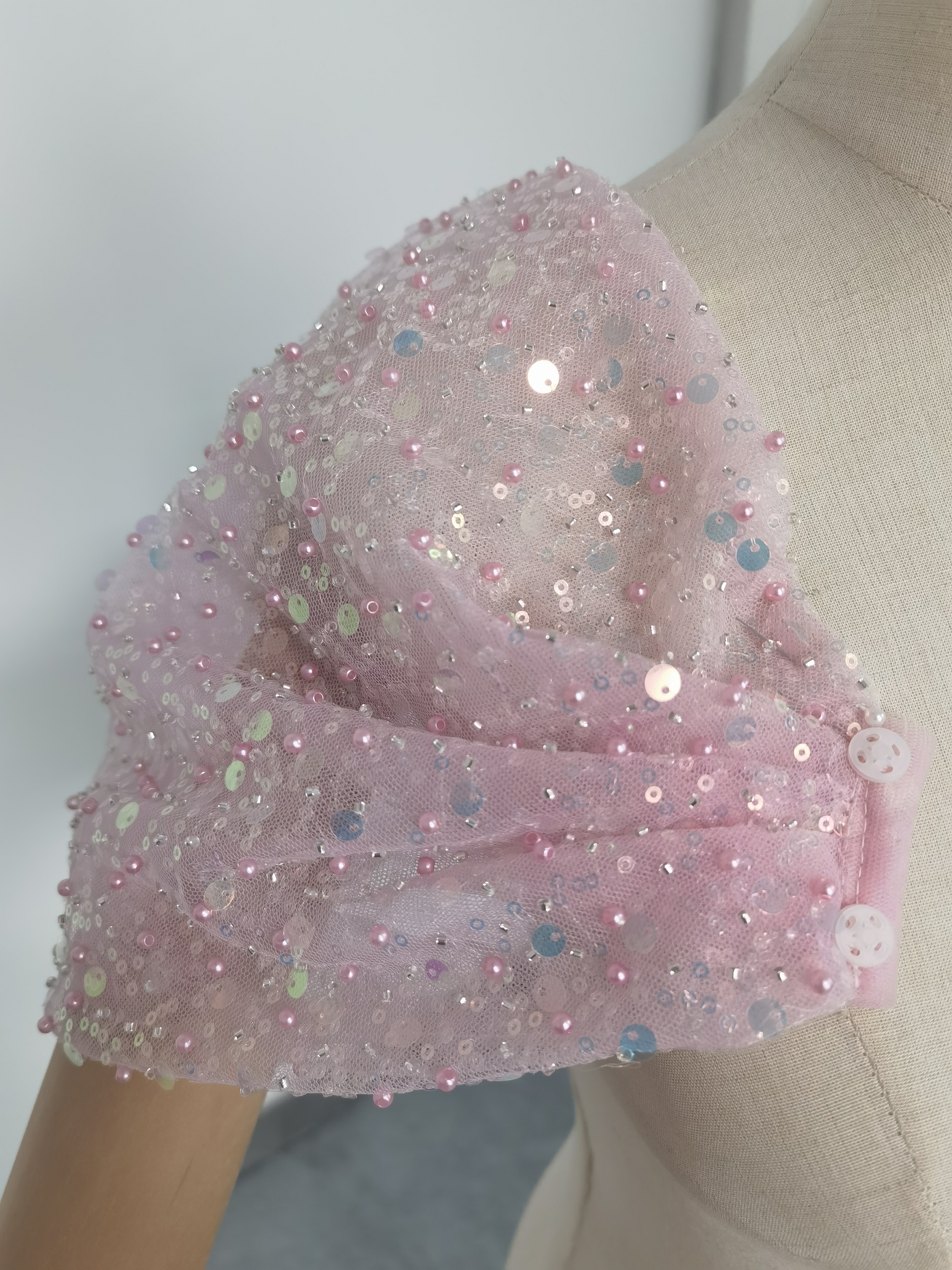 取り外しオフショルダー ピンク キラキラスパンコール 可愛い 花嫁/ウェディングドレス