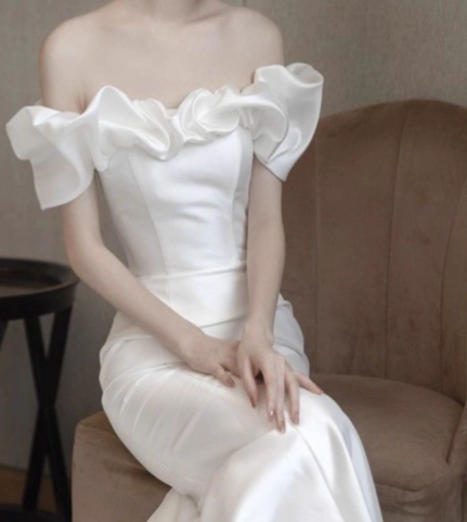 ウエディングドレス オフショルダー マーメイドライン 編み上げ 優雅なシルエット 結婚式/披露宴