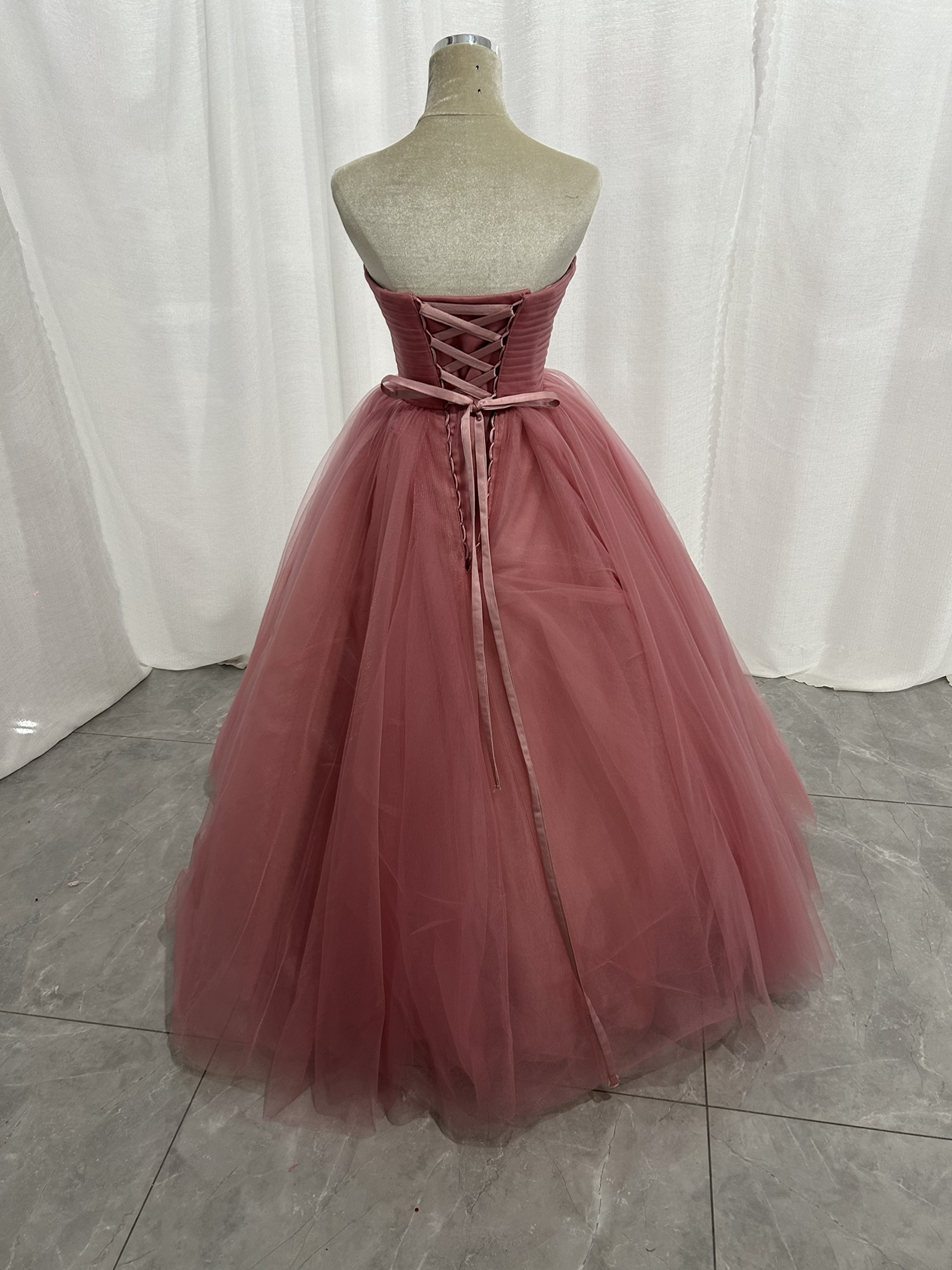 美品！カラードレス ローズピンク ベアトップ 可愛い ラッフルフリル ボリュームドレス 前撮り