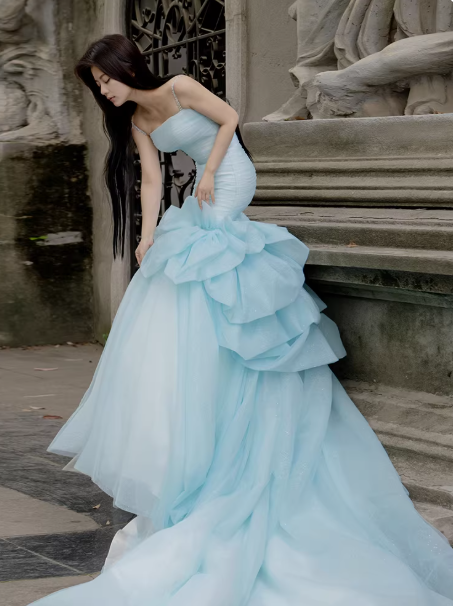 高品質！カラードレス ブルー キャミソール ベアトップ マーメイドライン デザイン感 ラッフルフリル 前撮り