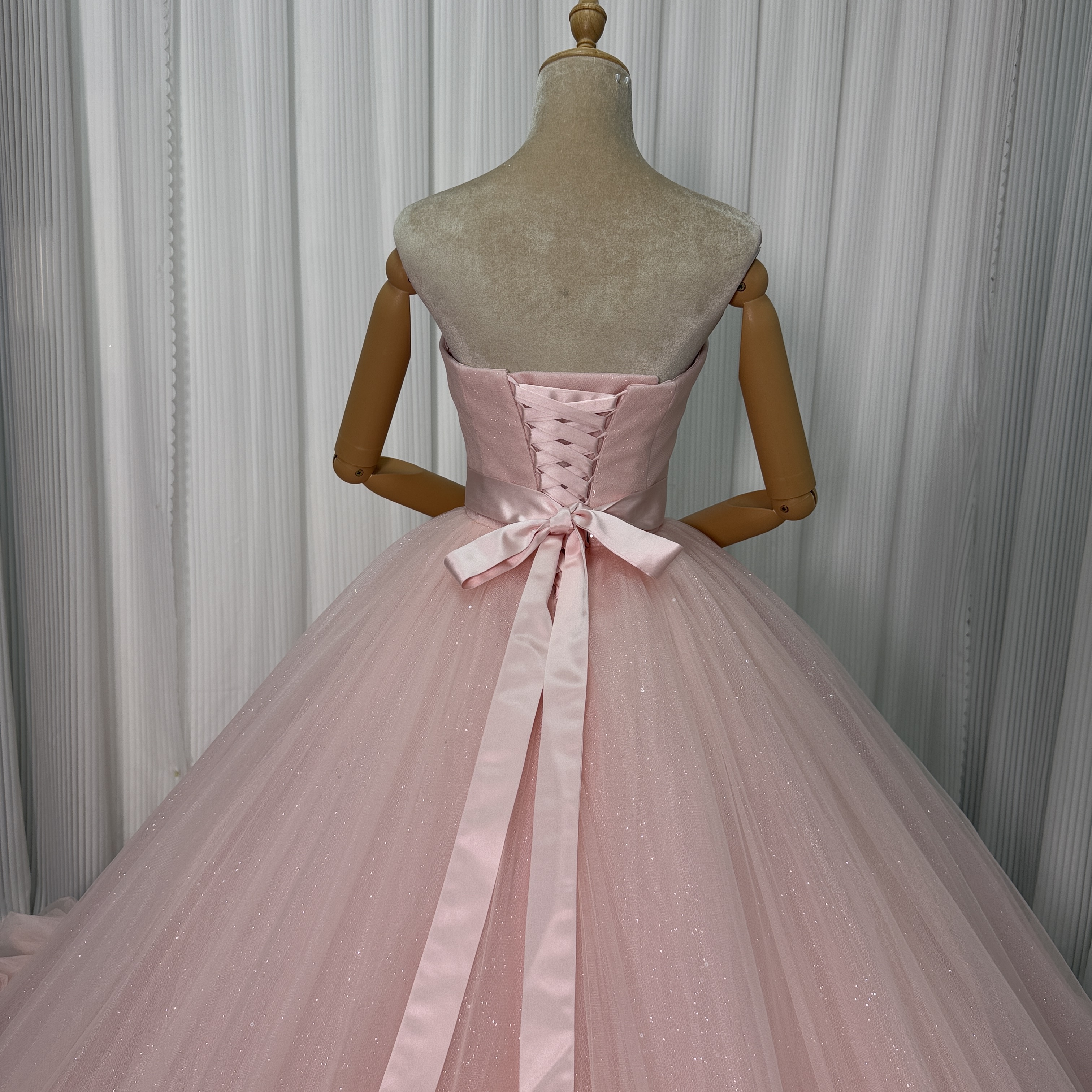 美品！カラードレス 薄ピンク ベアトップ 華やかなトレーン プリンセスライン キラキラチュール 前撮り